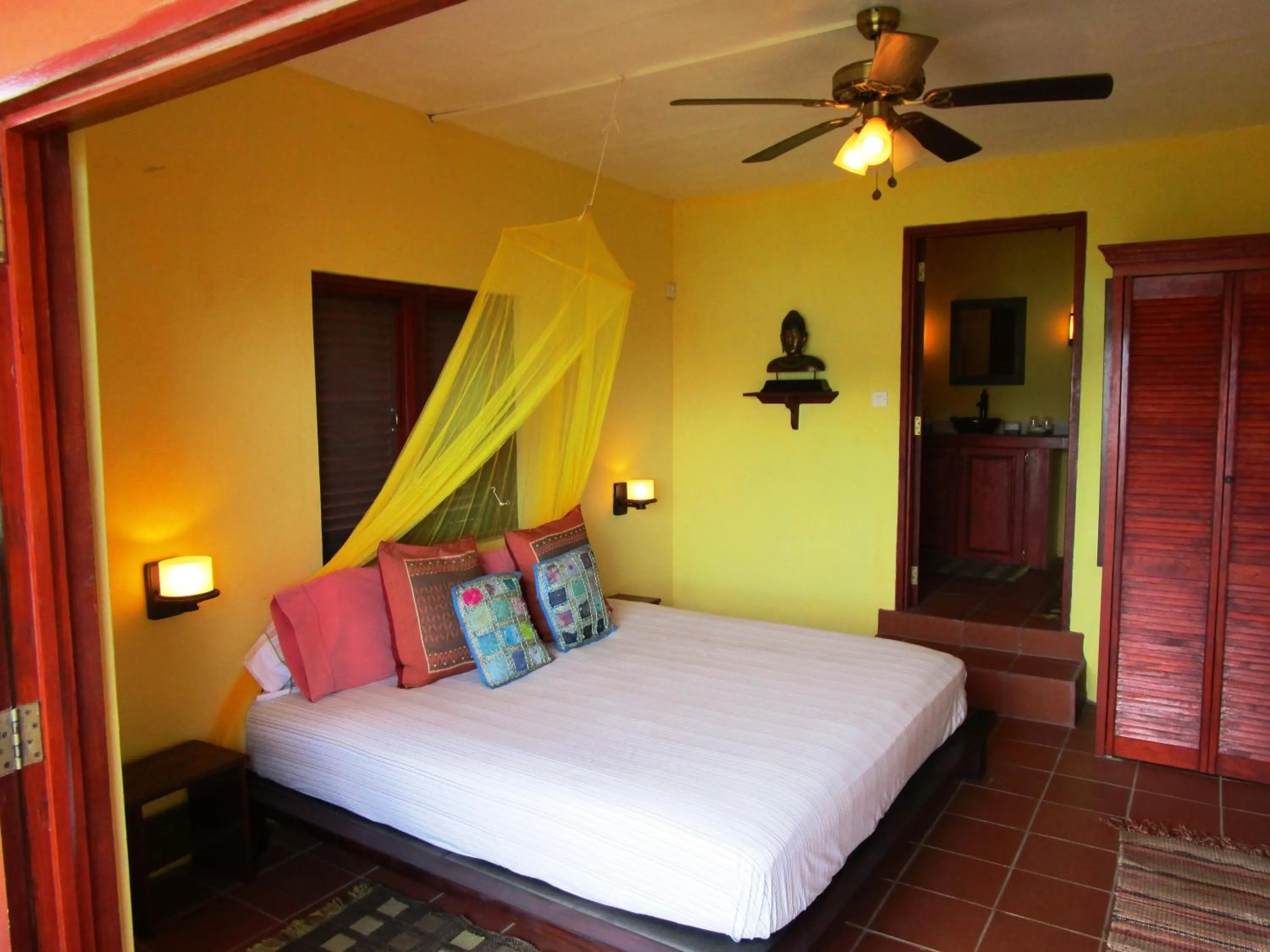 Photo of the whole room, Bed in The Sweet Retreat