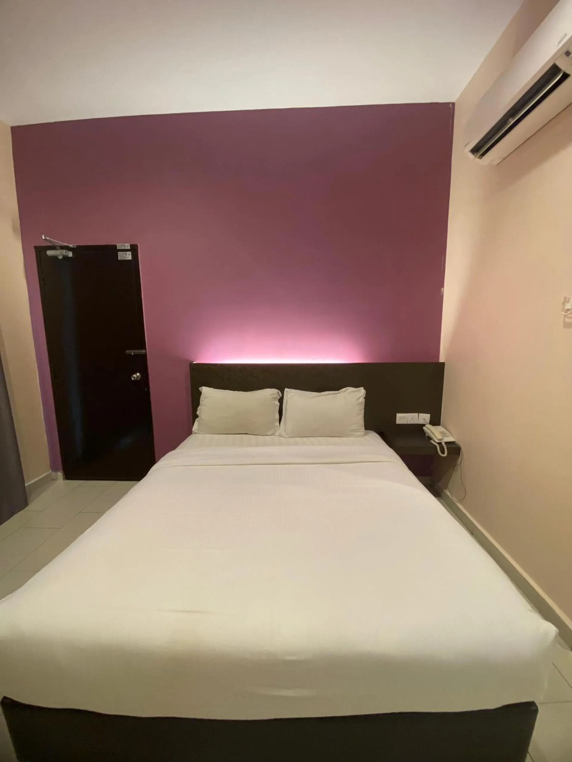 Bed in Hotel Mirage PD