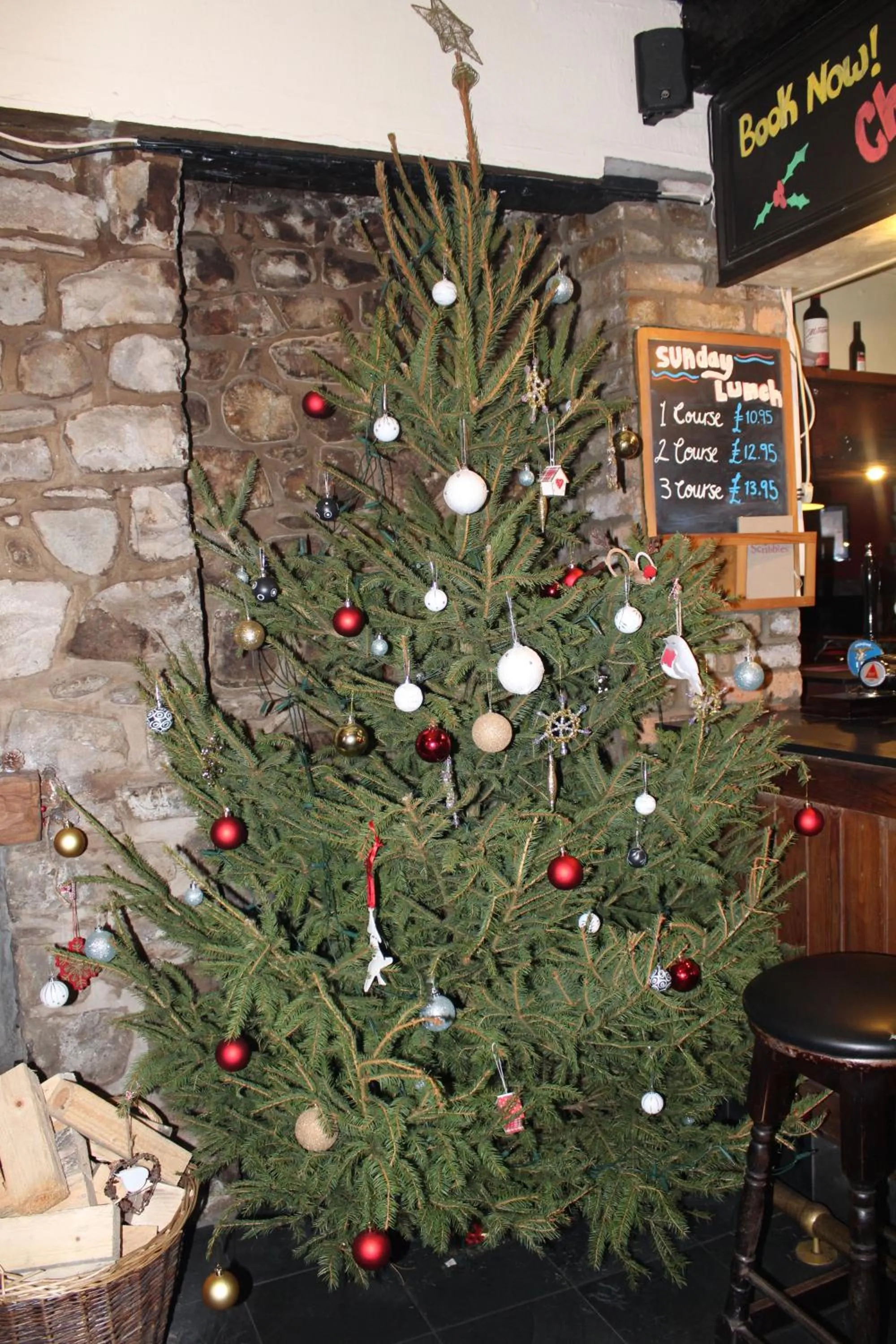 Winter in The Nags Head Tredegar