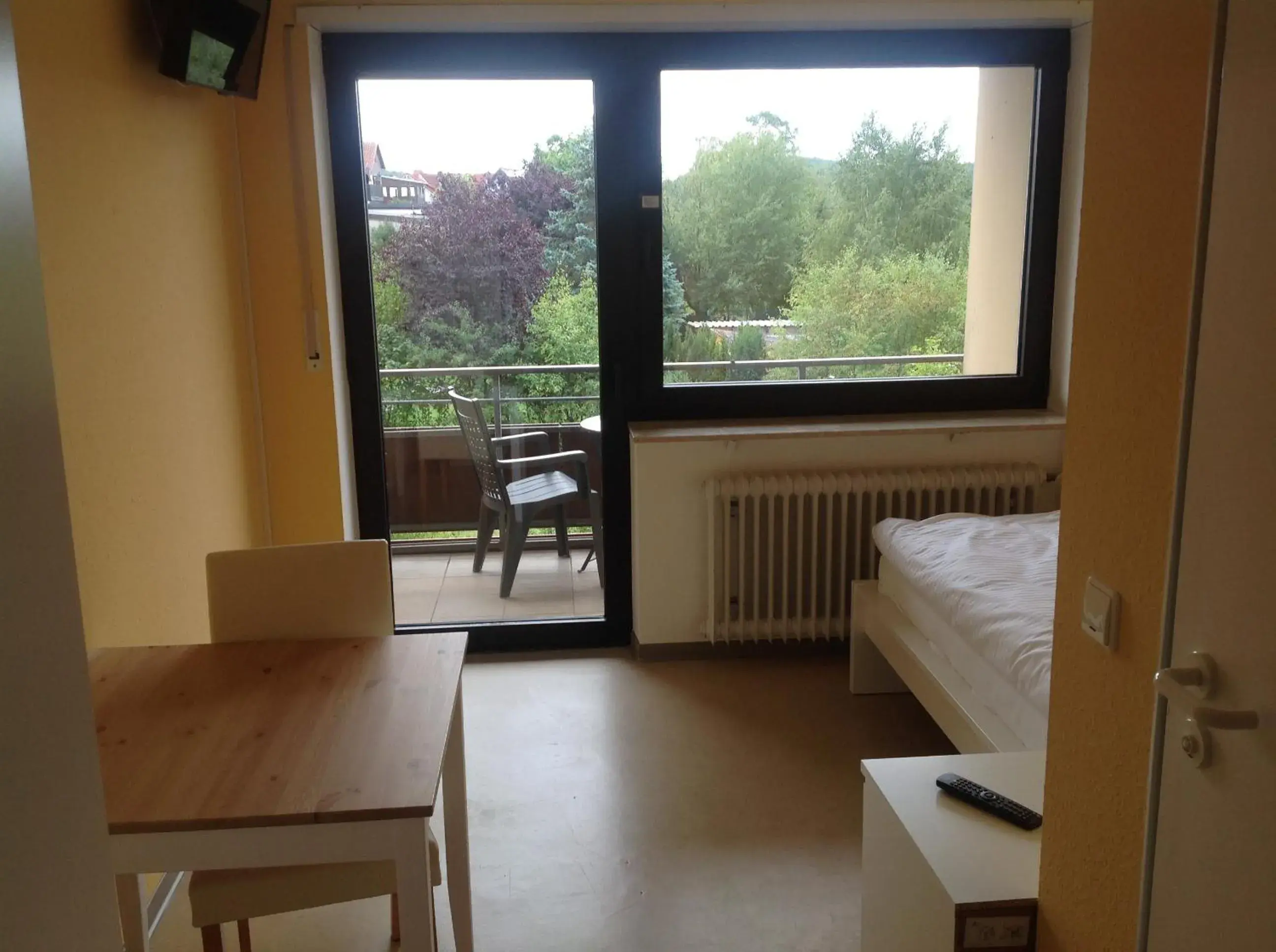 Single Room with Bathroom in Hotel-Pension Schlossgarten Single Room with Bathroom in Hotel-Pension Schlossgarten