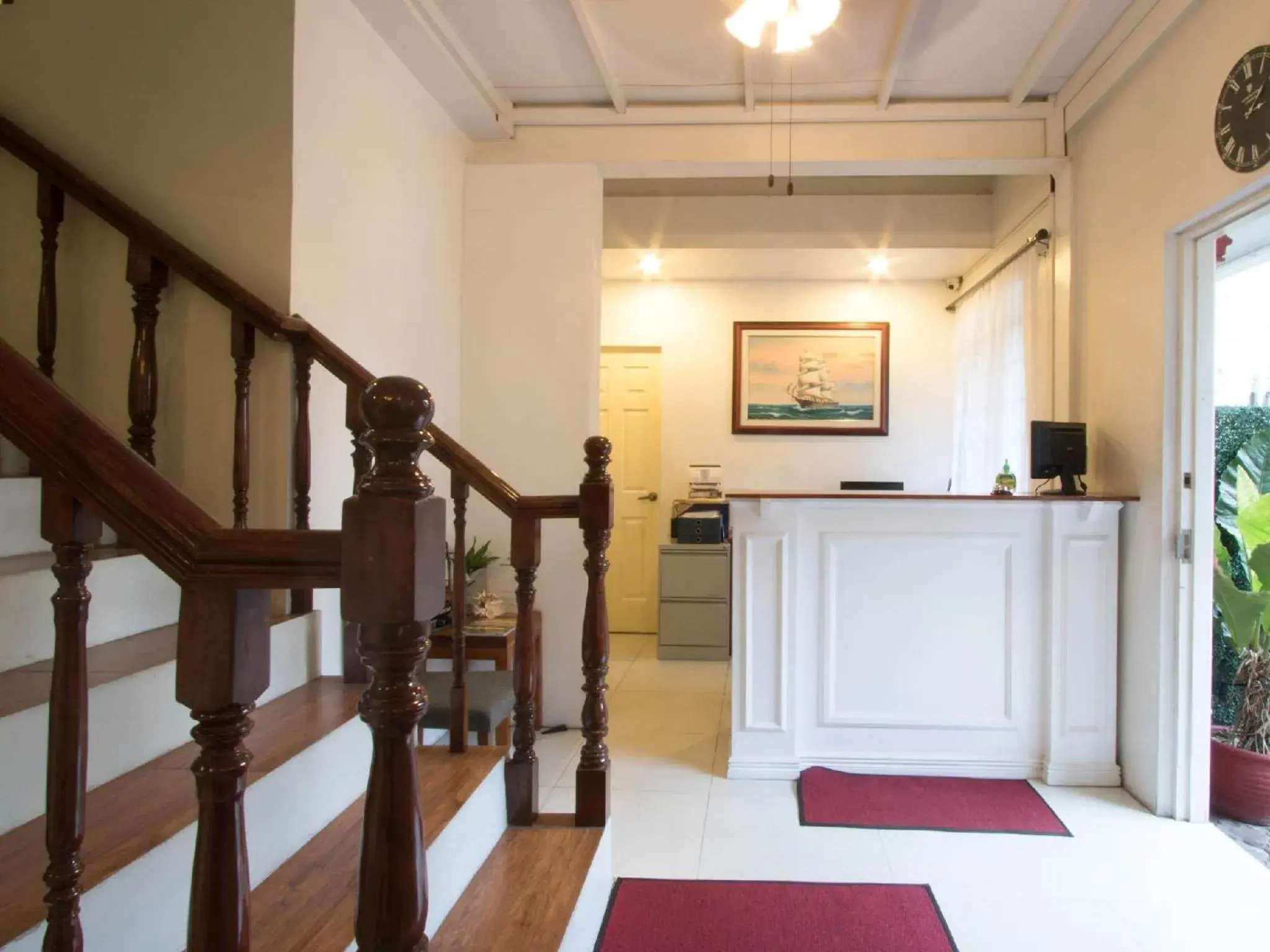 Property building in Makati Riverside Inn Property building in Makati Riverside Inn