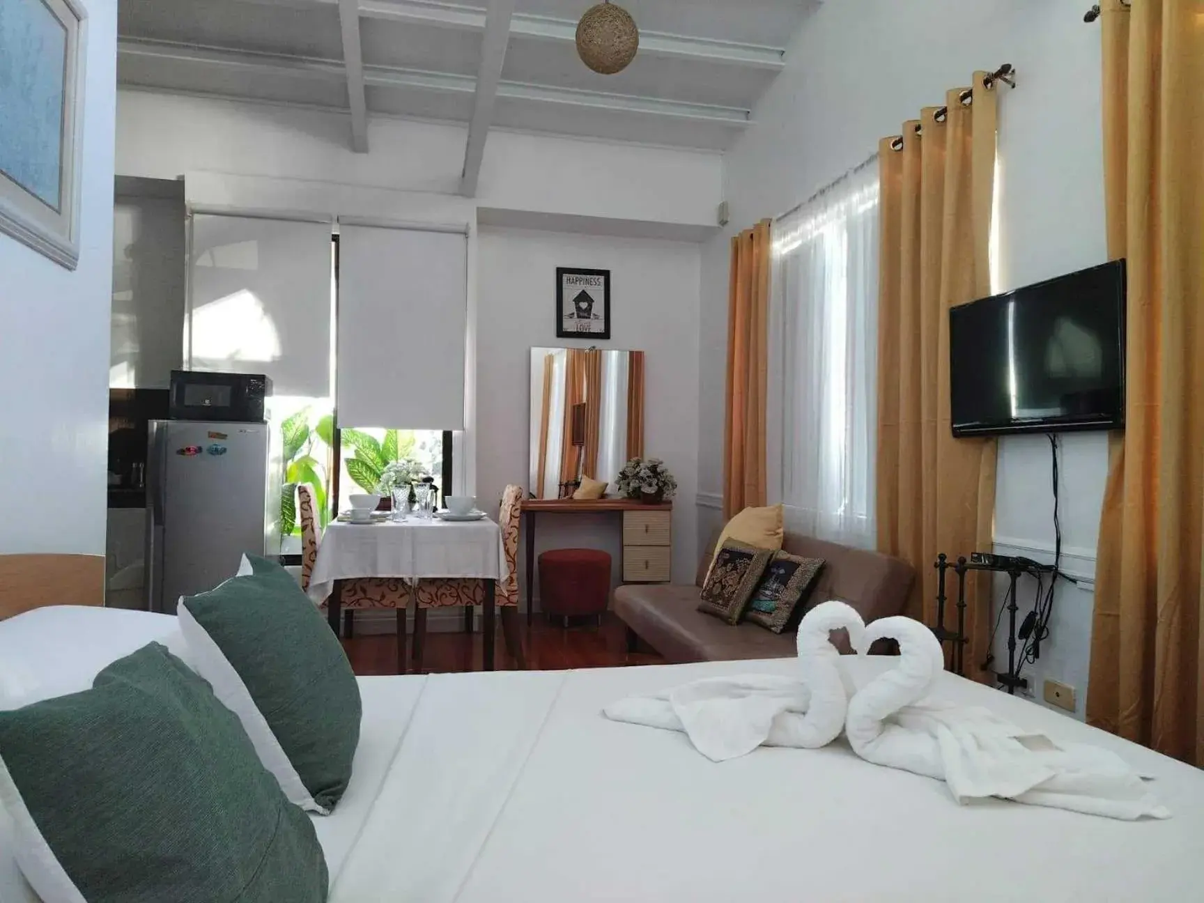 Makati Riverside Inn Makati Riverside Inn