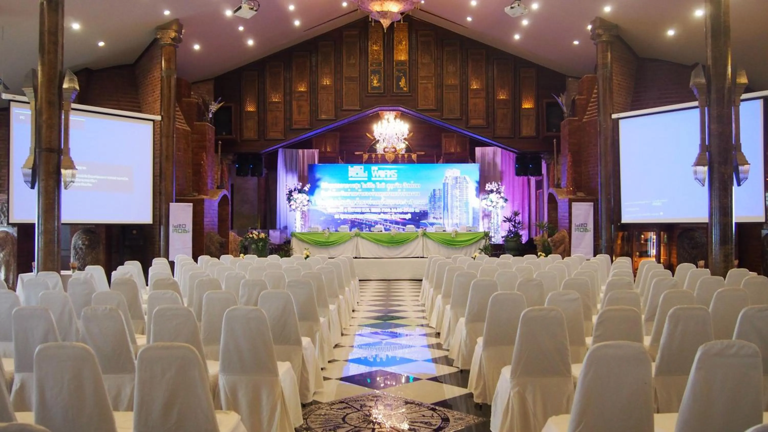 Evening entertainment in Ammata Lanta Resort