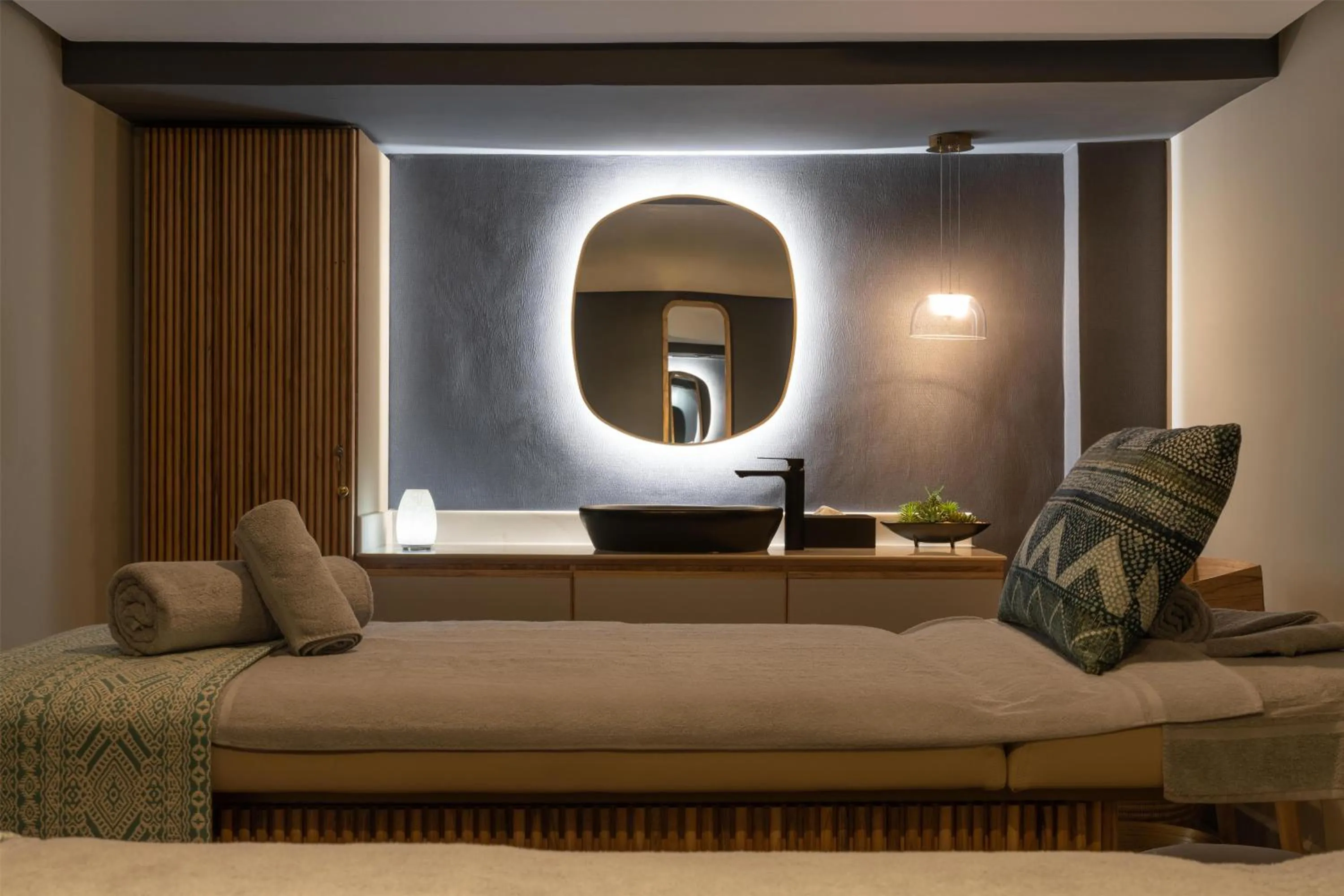 Spa and wellness centre/facilities, Bed in Radisson Blu Hotel, Nairobi Upper Hill