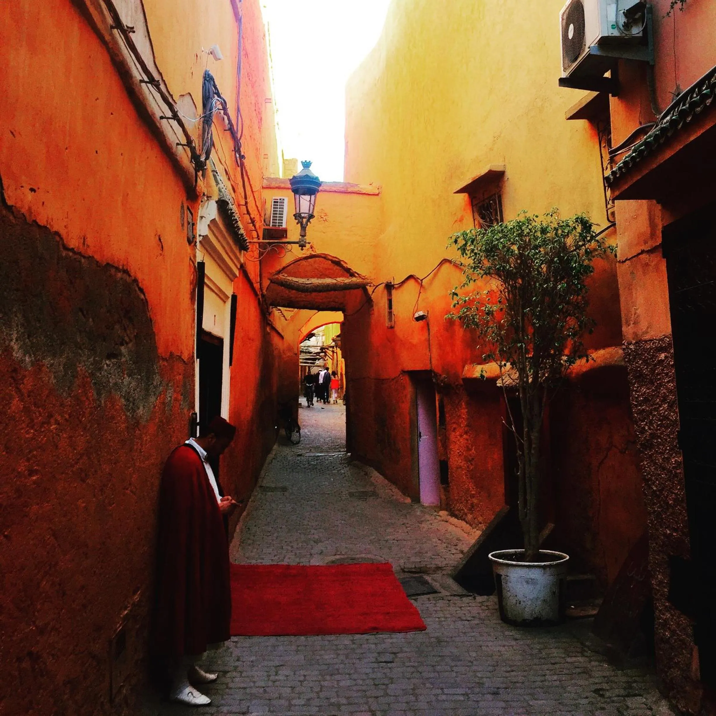 Restaurant/places to eat in Riad 144