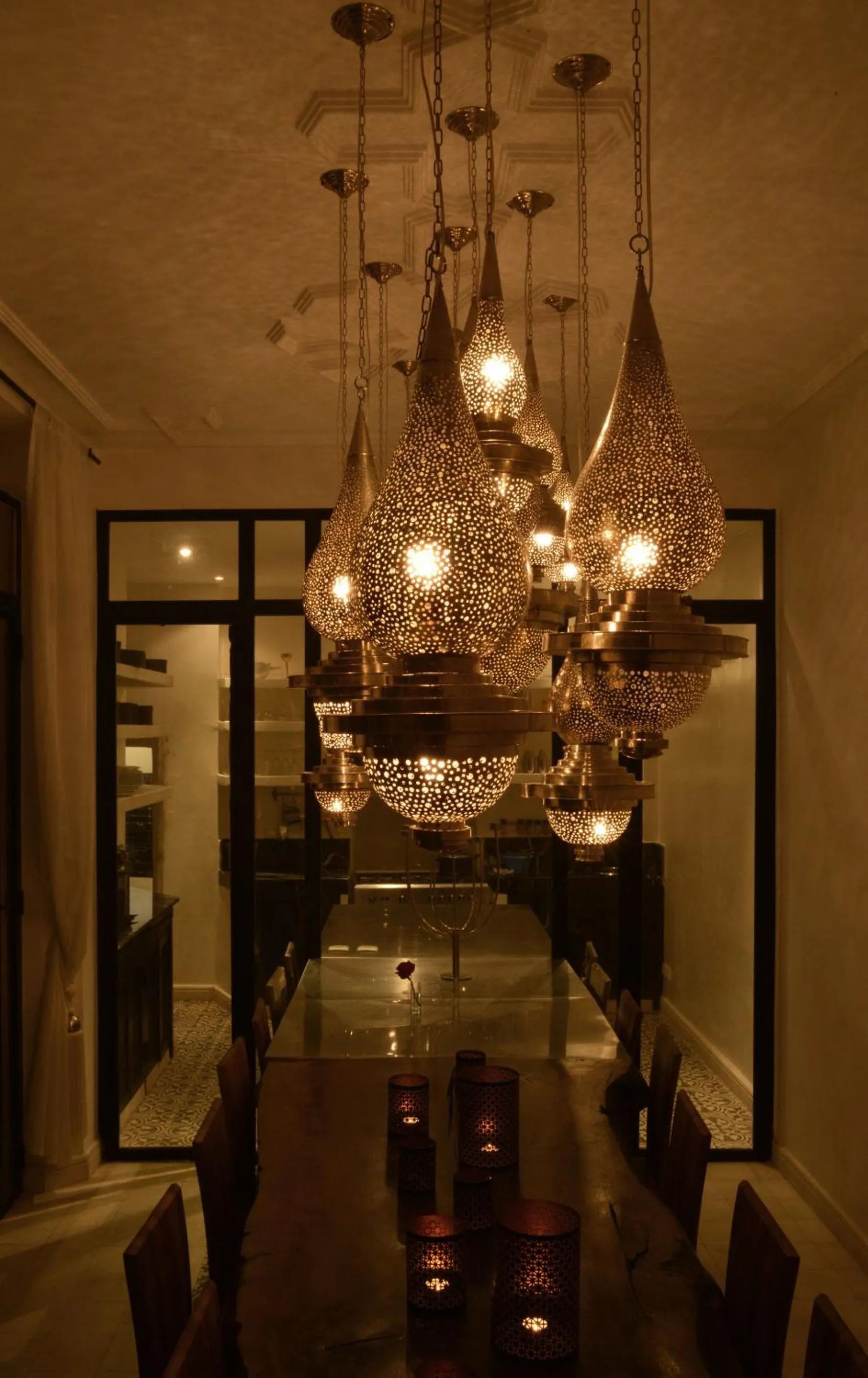 Restaurant/places to eat in Riad 144