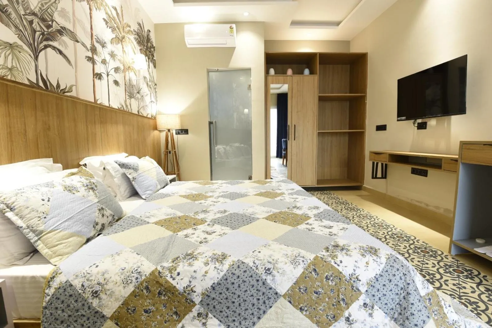 TV and multimedia, Bed in Eutopia Beach Resort