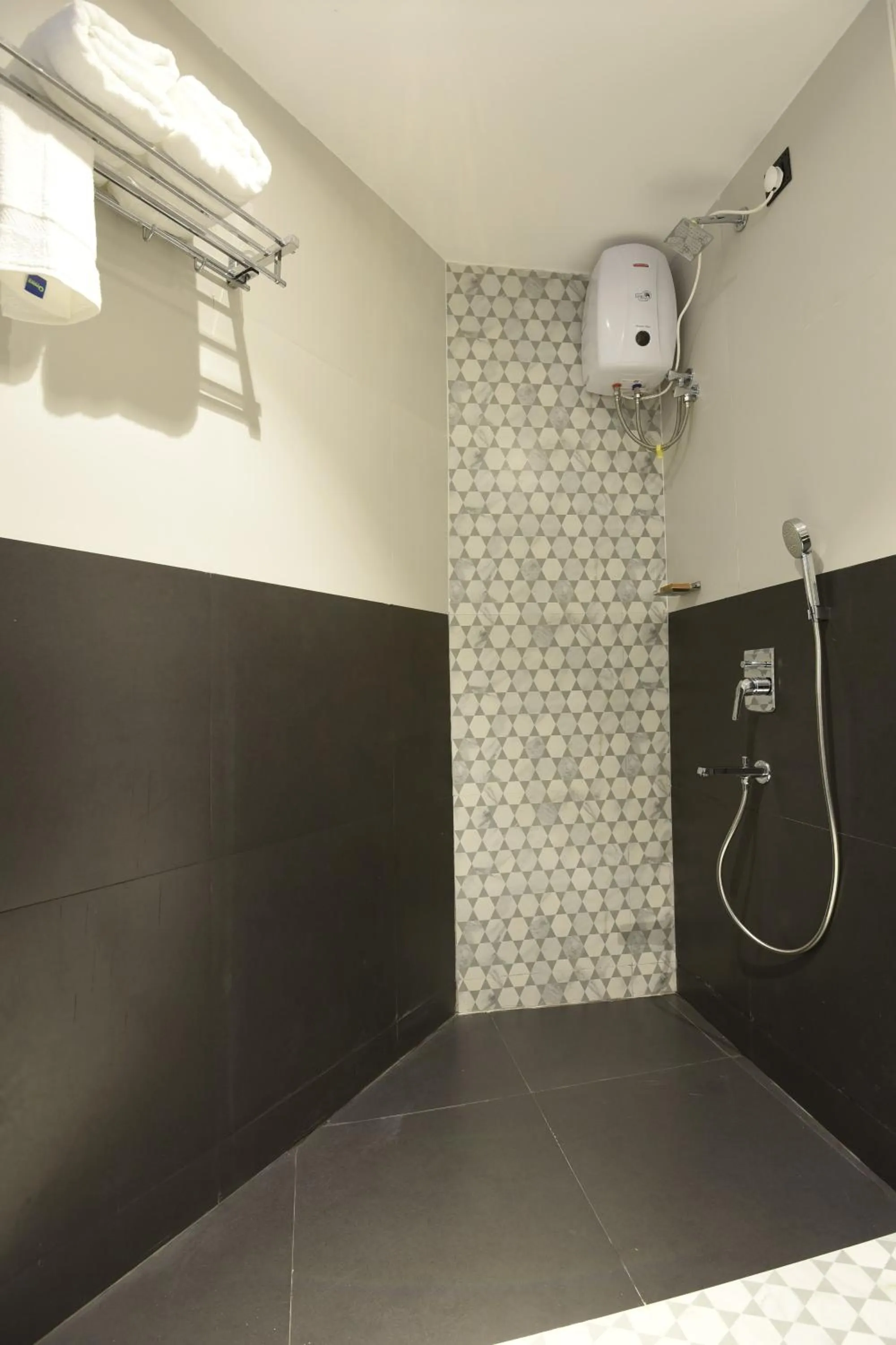 Shower in Eutopia Beach Resort