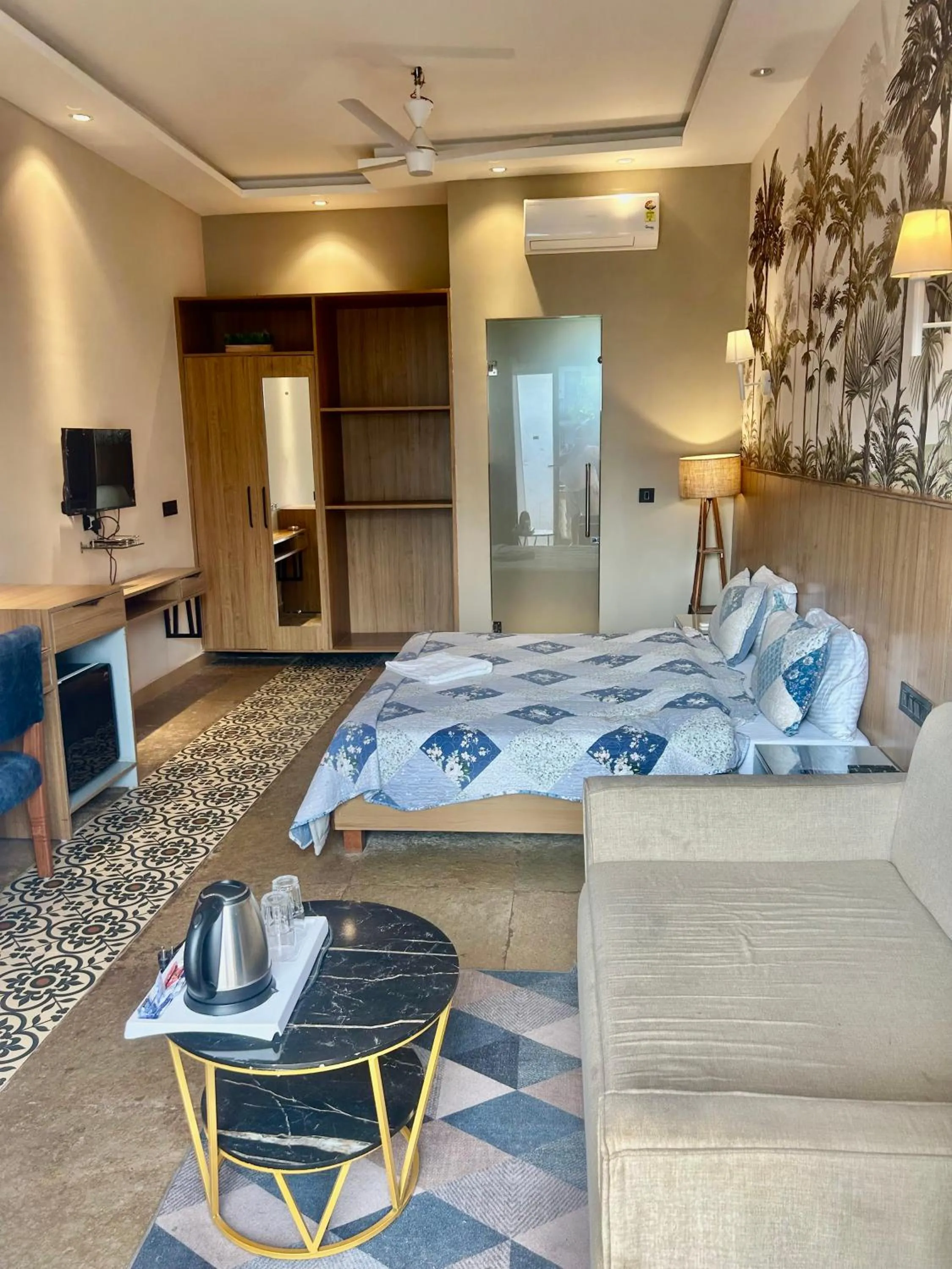 Coffee/tea facilities, Bed in Eutopia Beach Resort