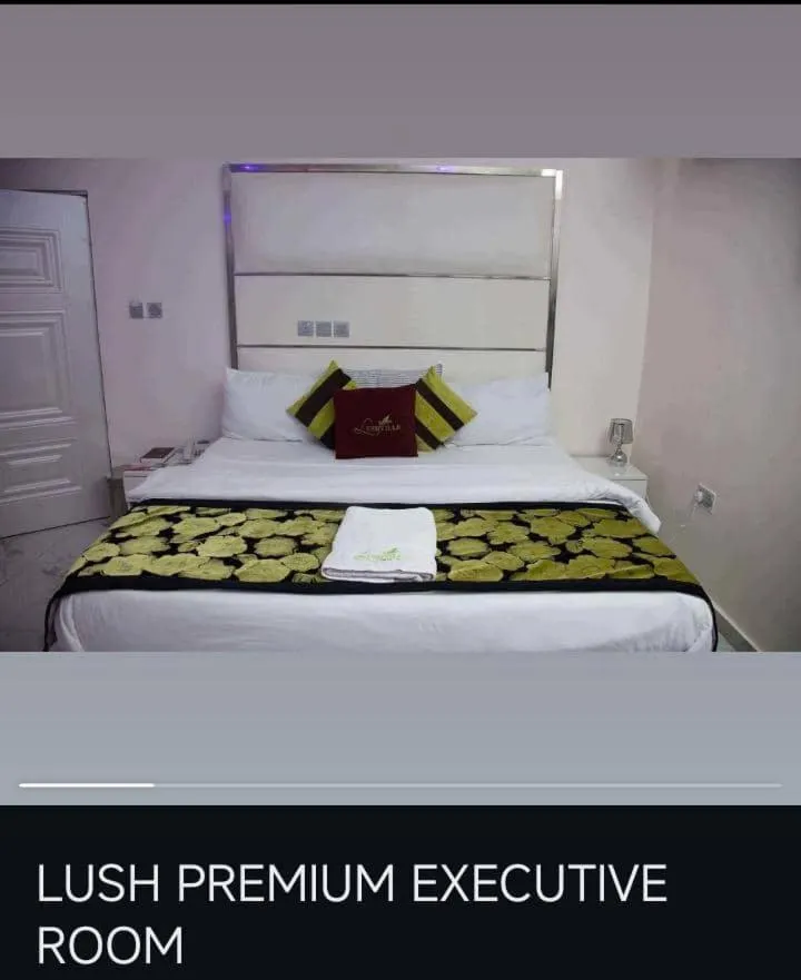 Bed in Lushville Hotels and Suites