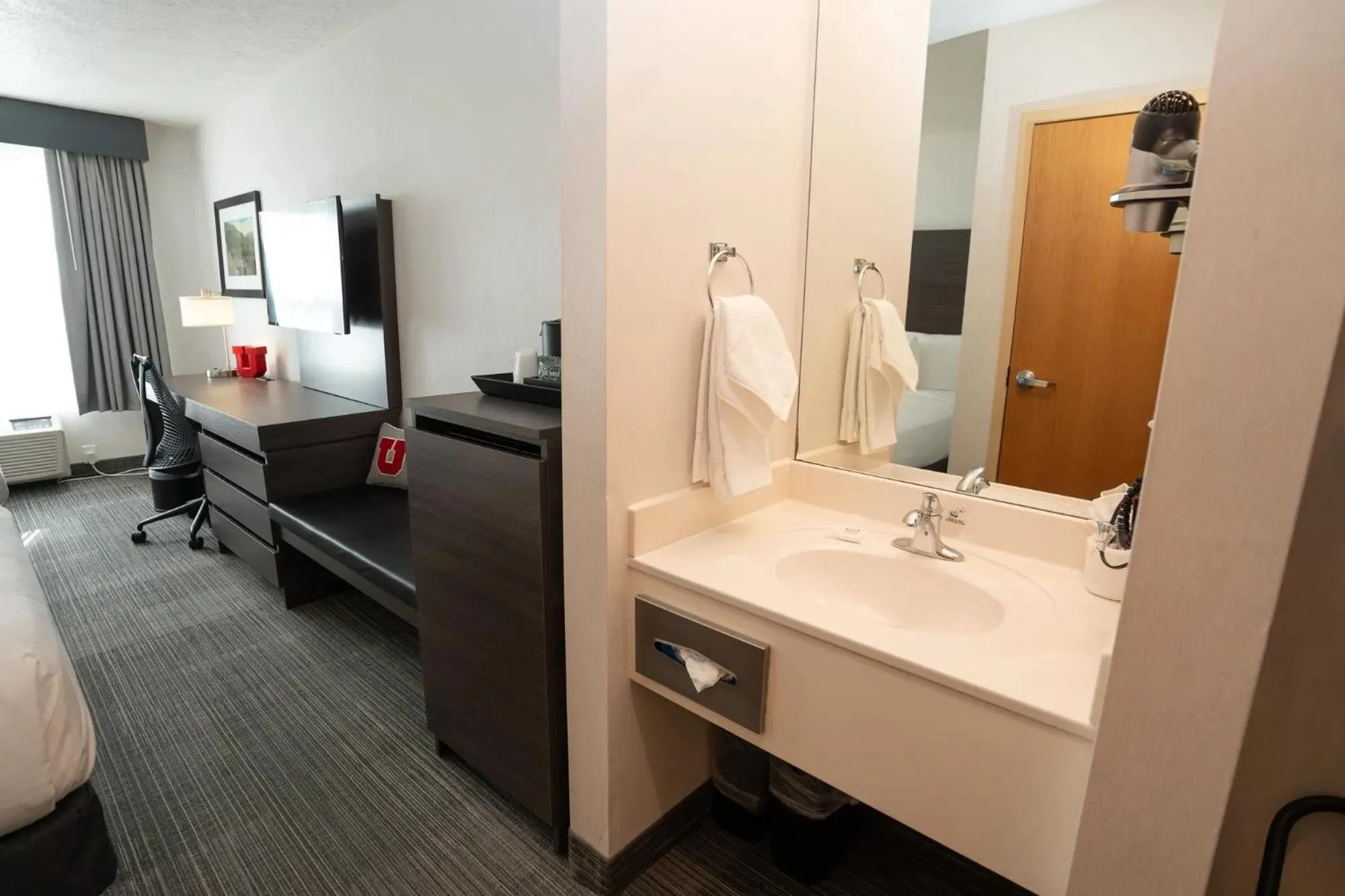 King Room in University Guest House and Conference Center