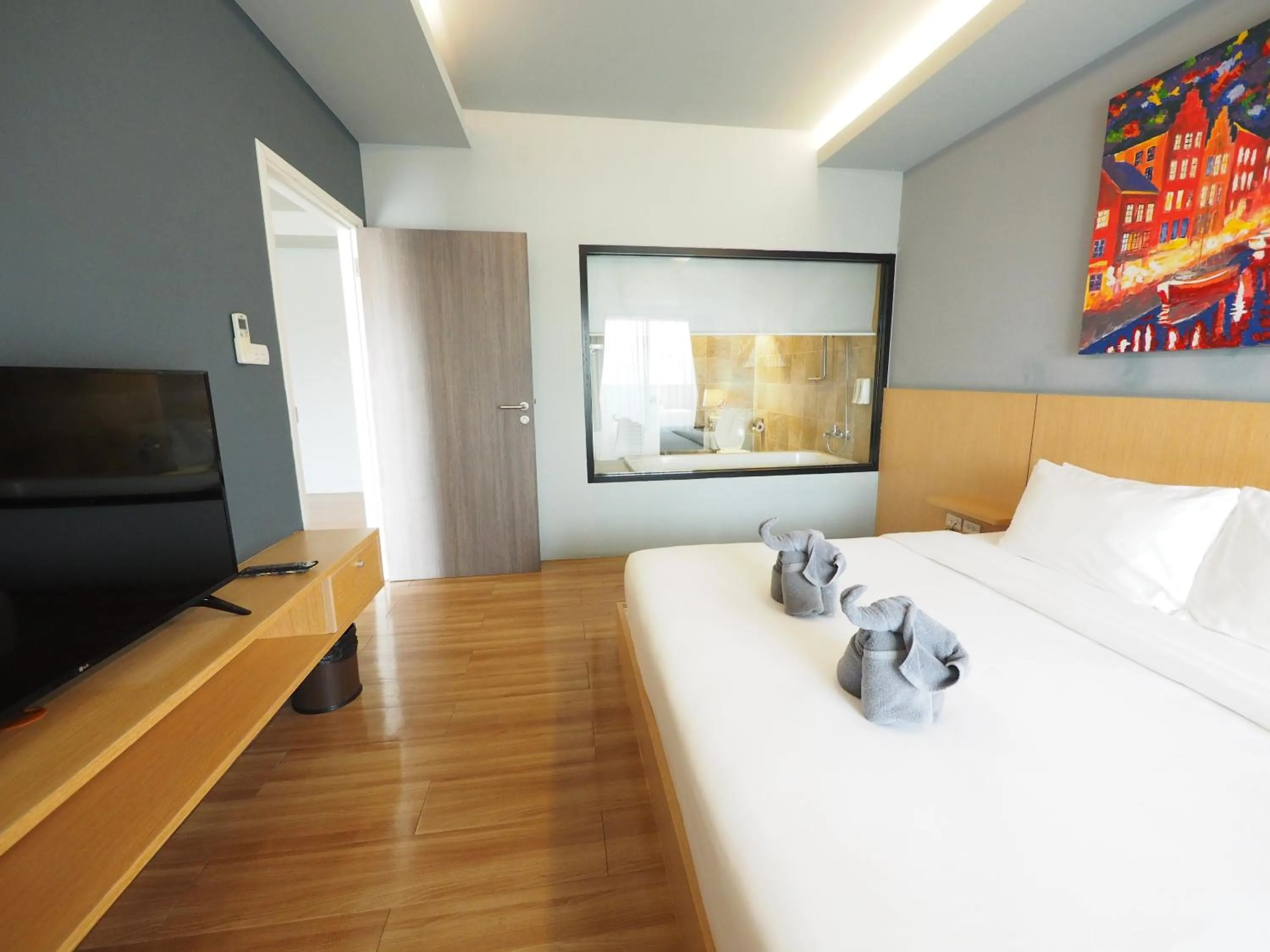 Bed in Le Naview @Prasingh