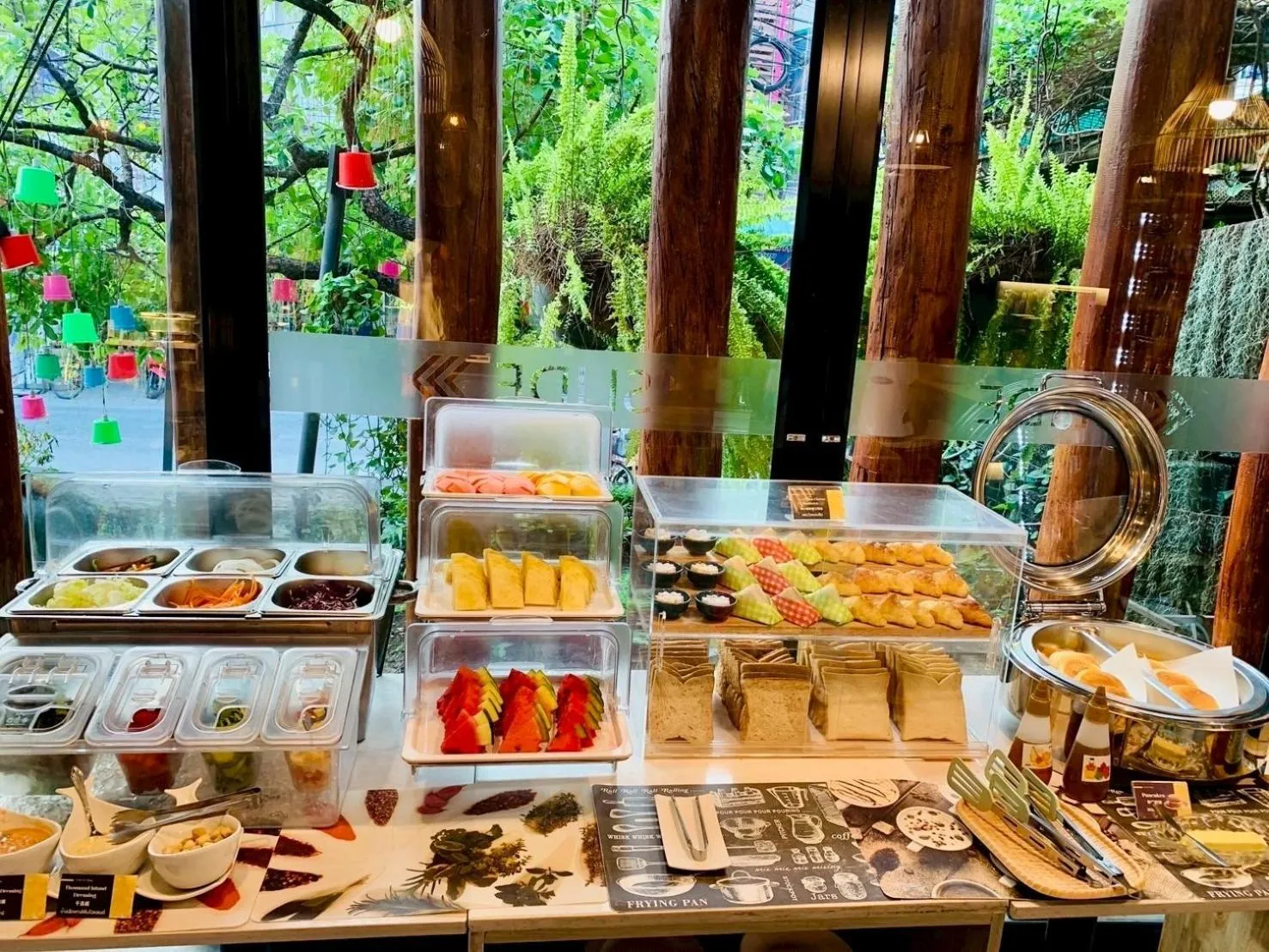 Restaurant/places to eat in Le Naview @Prasingh