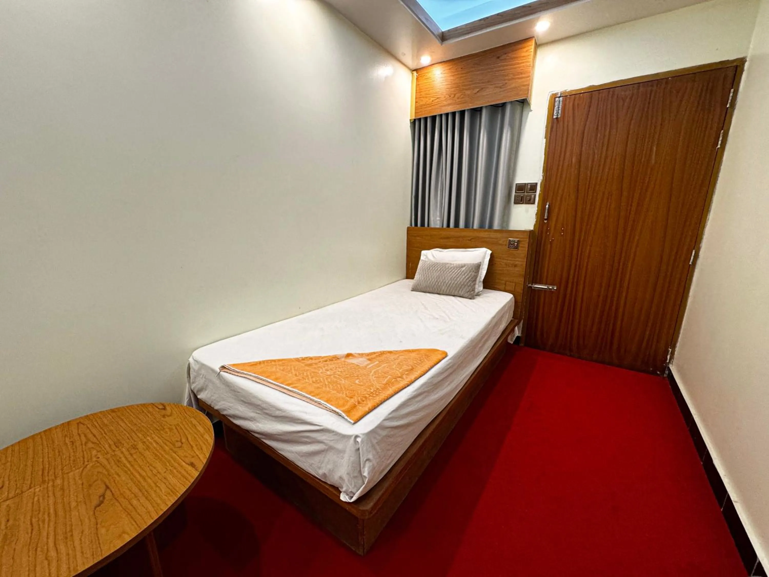 Bed in Hotel Star Plus Uttora