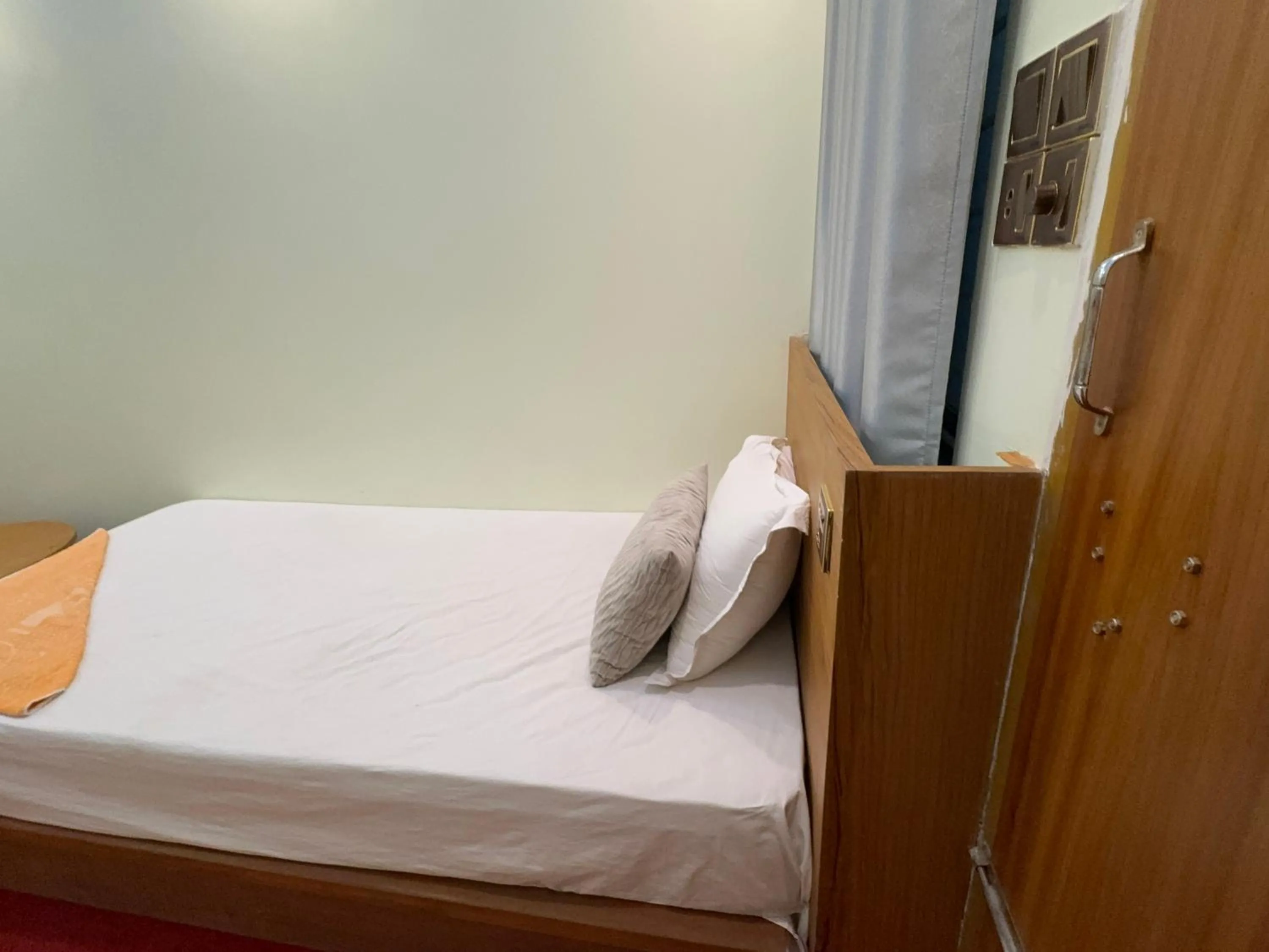 Bed in Hotel Star Plus Uttora