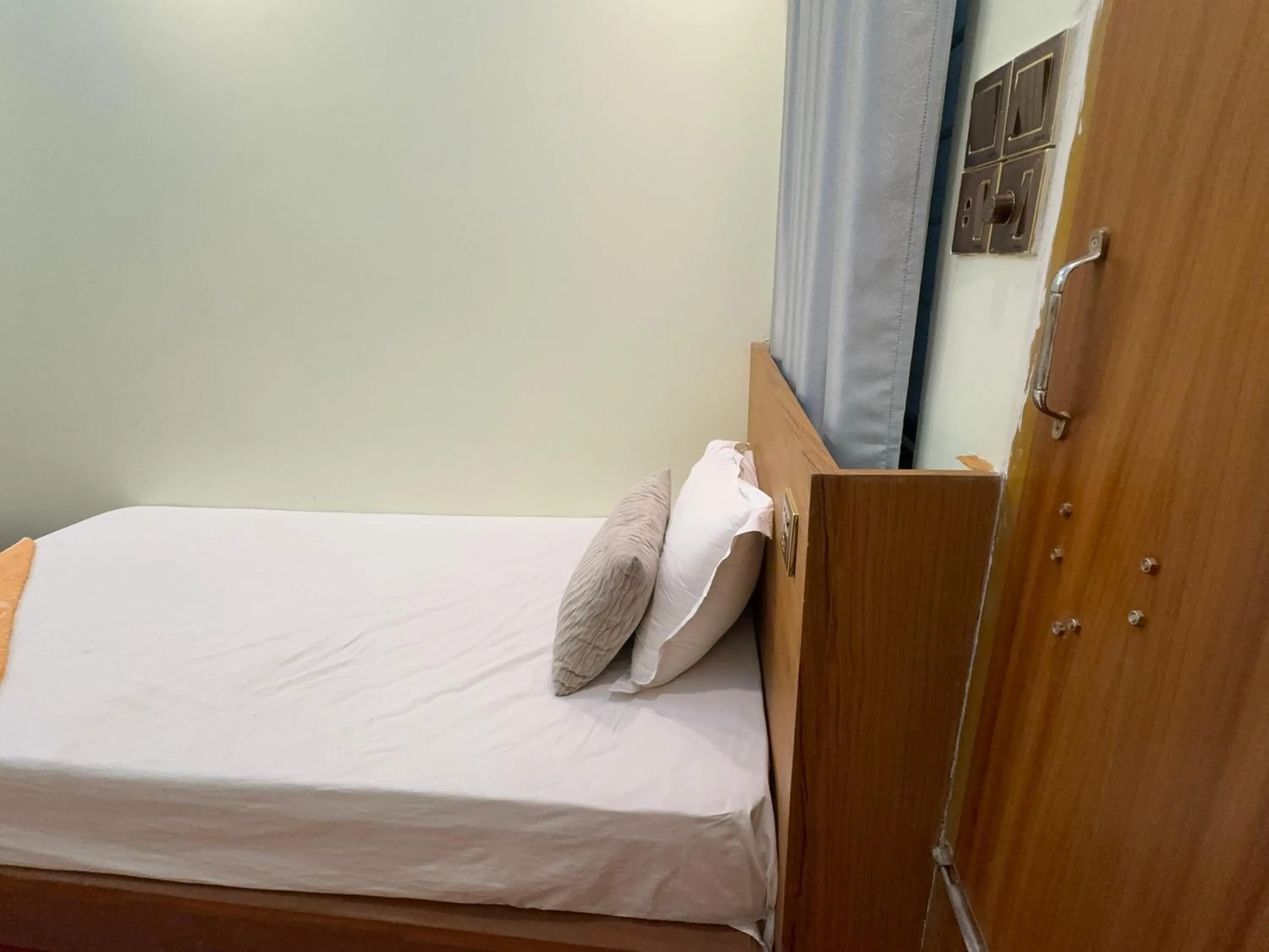 Bed in Hotel Star Plus Uttora