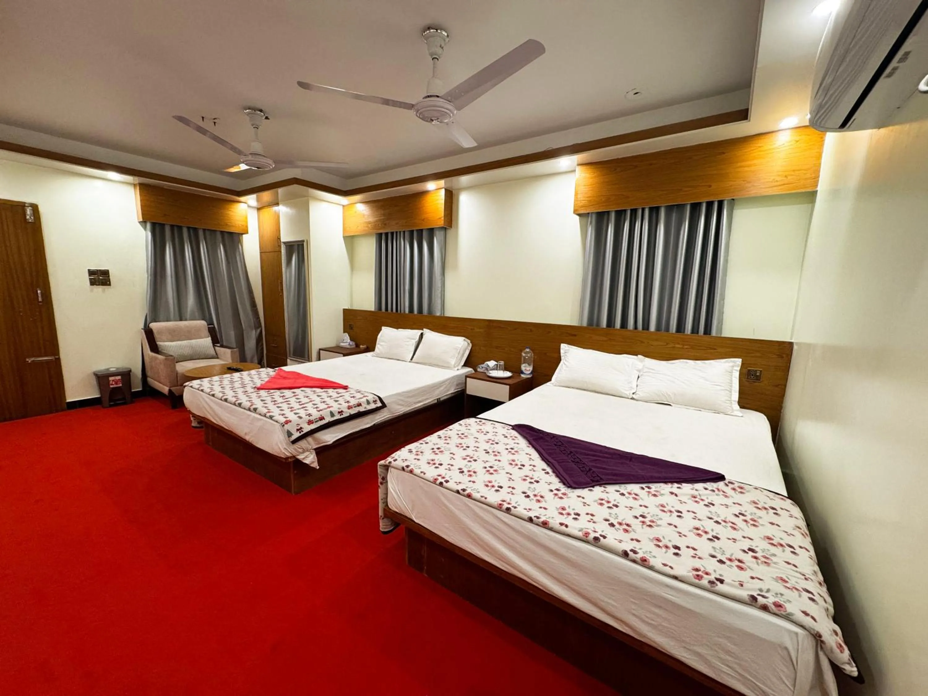 Bed in Hotel Star Plus Uttora