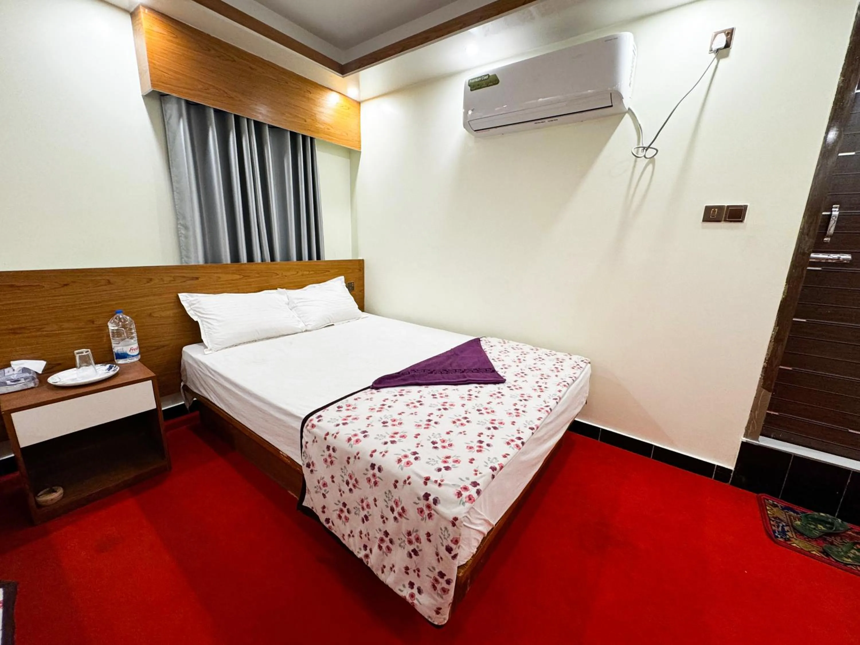 Bedroom, Bed in Hotel Star Plus Uttora