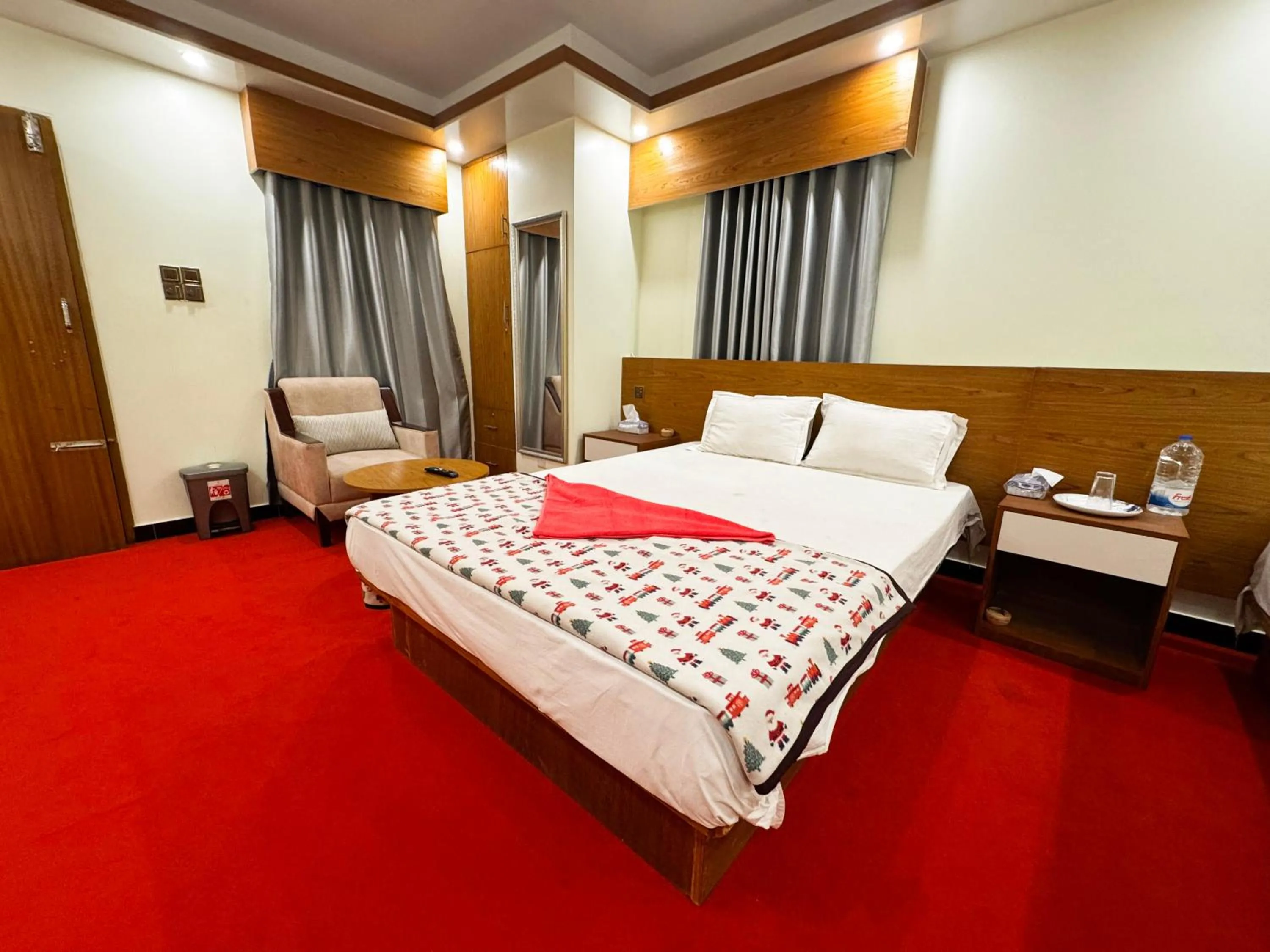 Bedroom, Bed in Hotel Star Plus Uttora