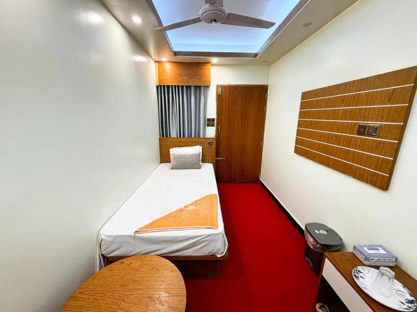 Bed in Hotel Star Plus Uttora