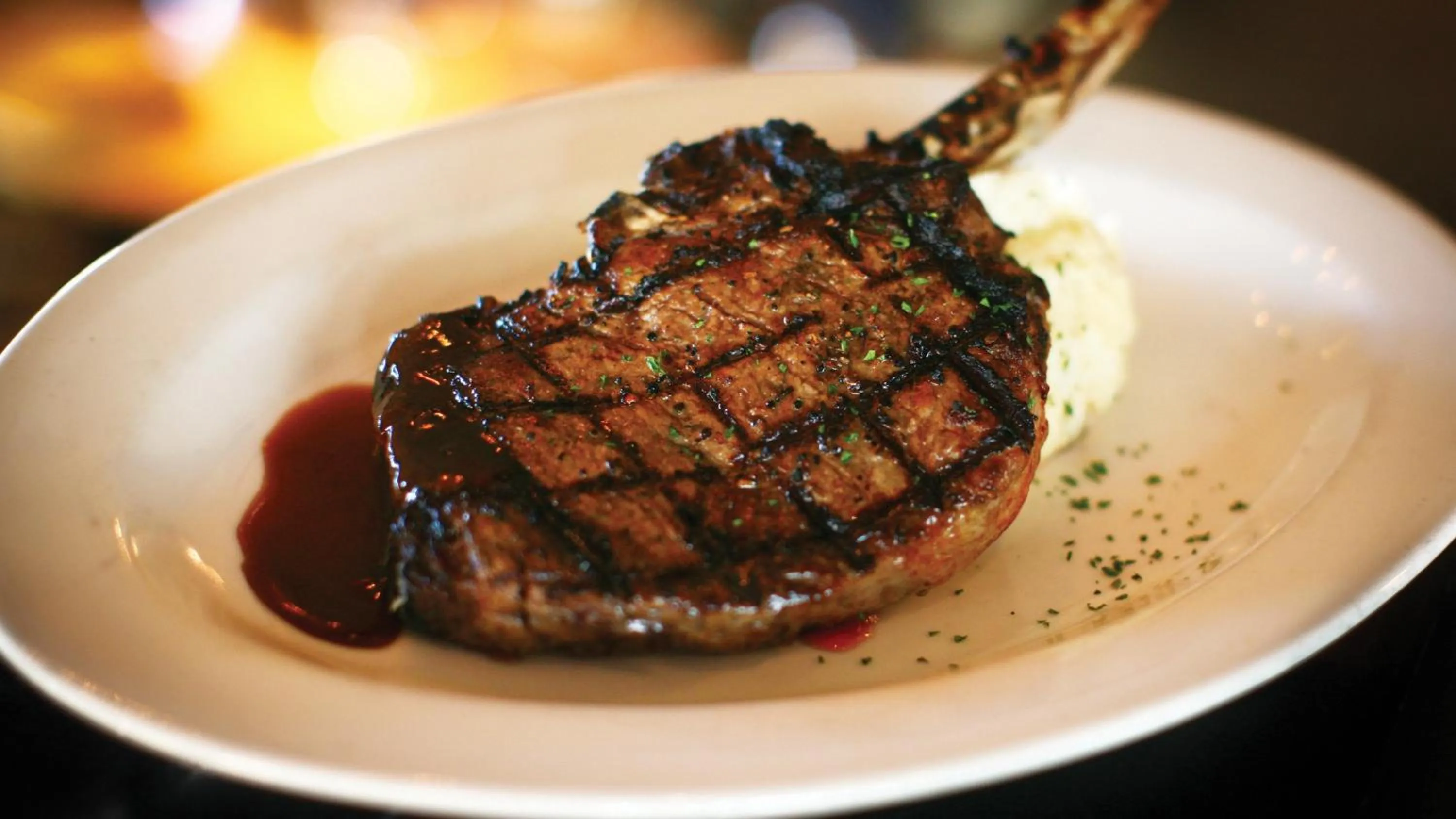 Restaurant/places to eat in Crowne Plaza SHENANDOAH - WOODLANDS AREA by IHG