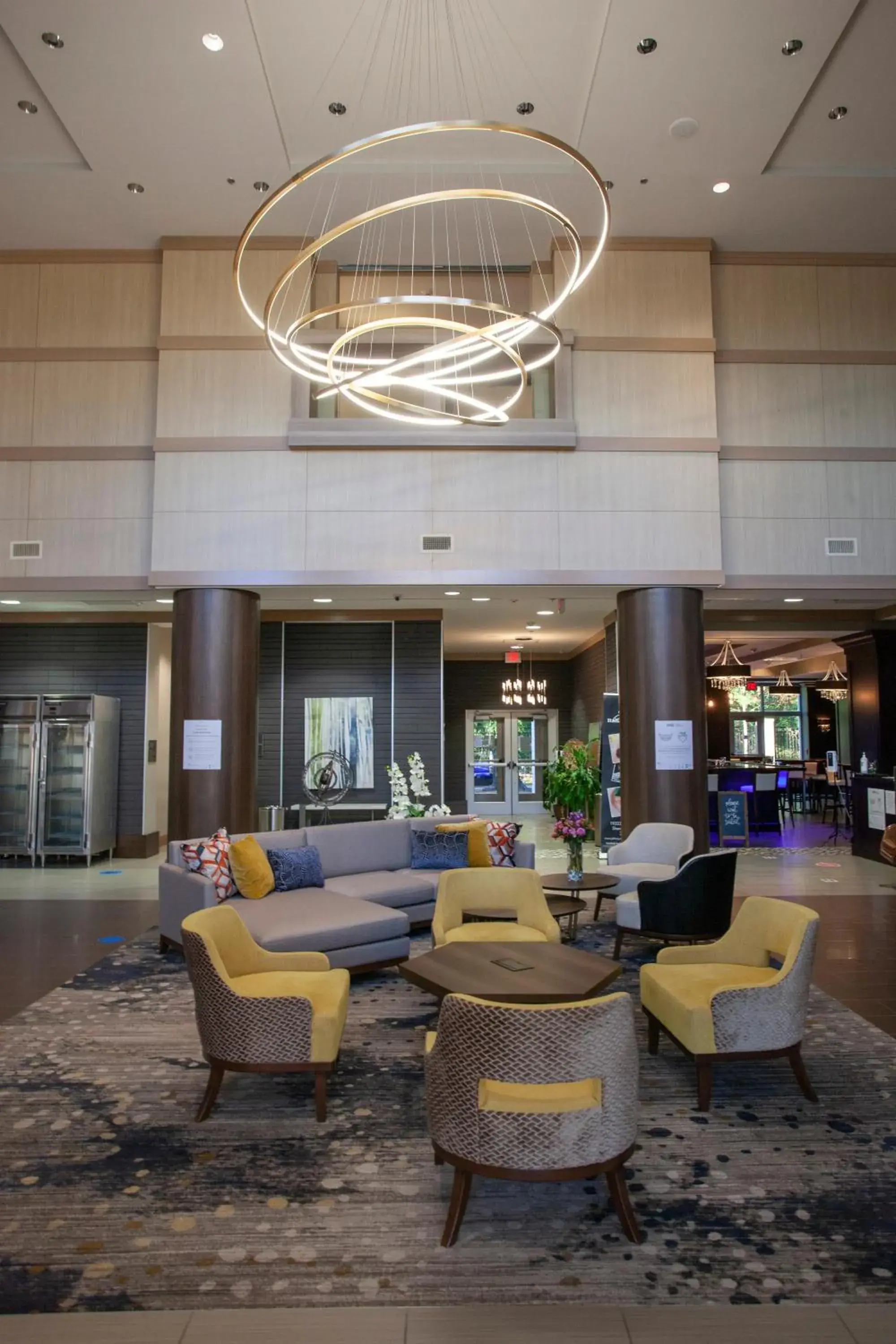 Lobby or reception in Crowne Plaza Shenandoah - The Woodlands Area by IHG Lobby or reception in Crowne Plaza Shenandoah - The Woodlands Area by IHG