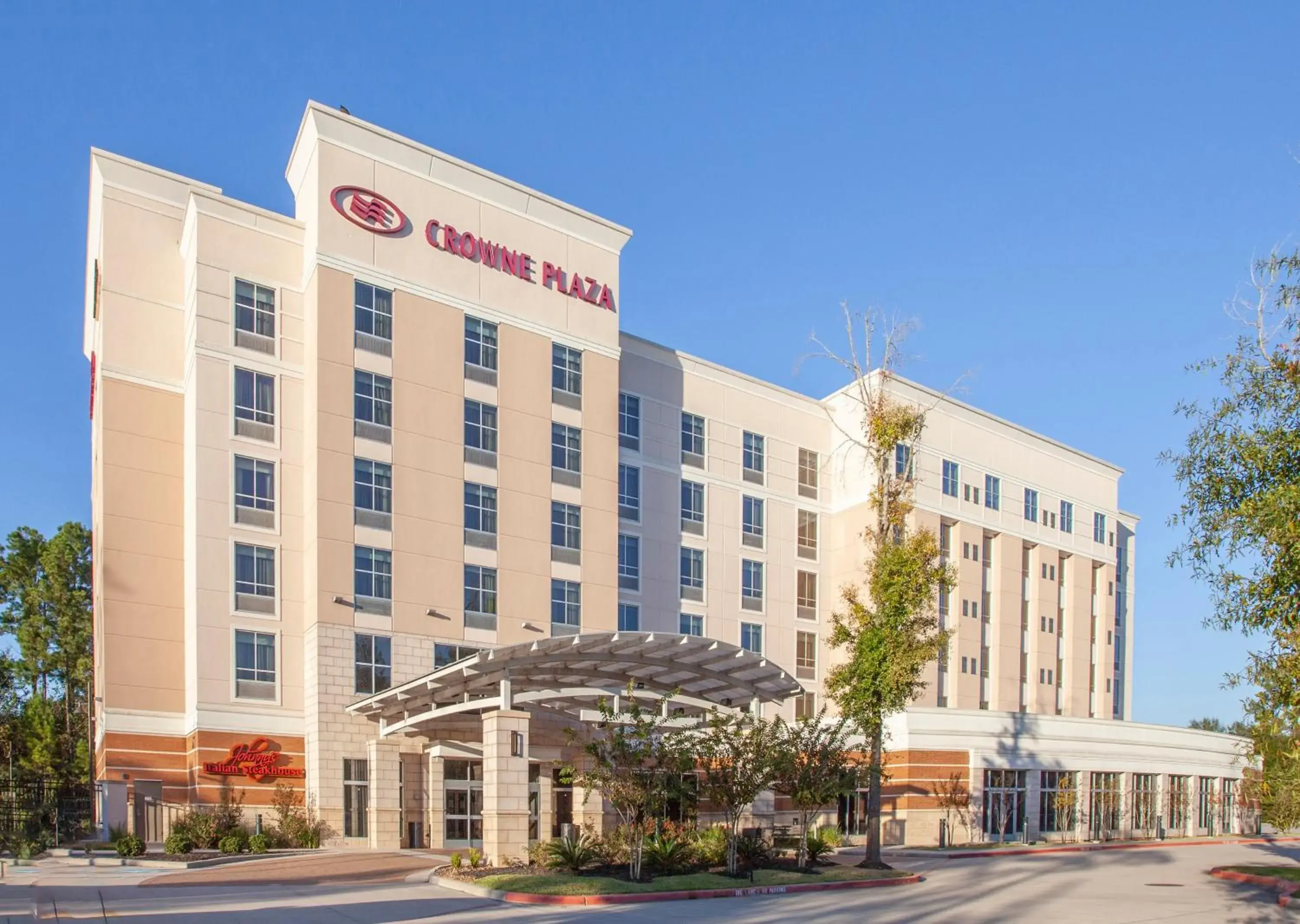 Property building in Crowne Plaza Shenandoah - The Woodlands Area by IHG Property building in Crowne Plaza Shenandoah - The Woodlands Area by IHG