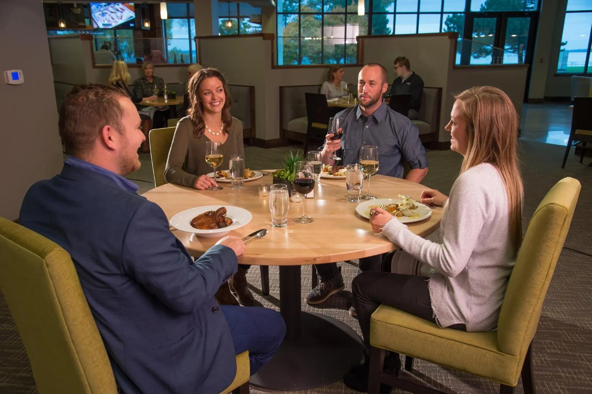 Restaurant/places to eat in Hotel Indigo Traverse City by IHG