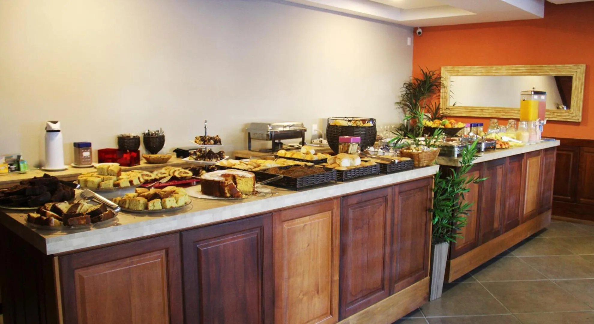 Breakfast in Hotel Vila Nova