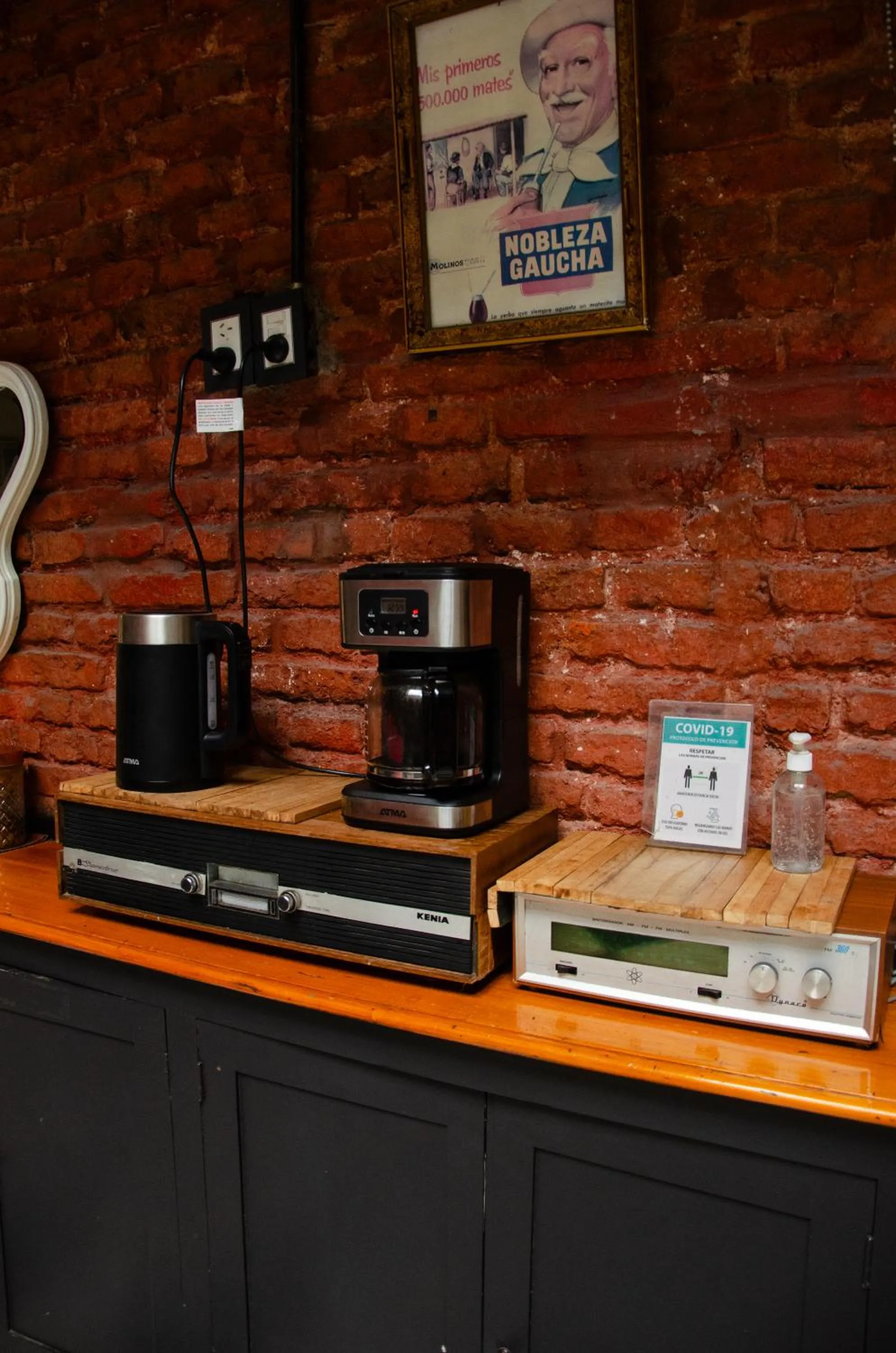Coffee/tea facilities in DEL900 Hotel Boutique