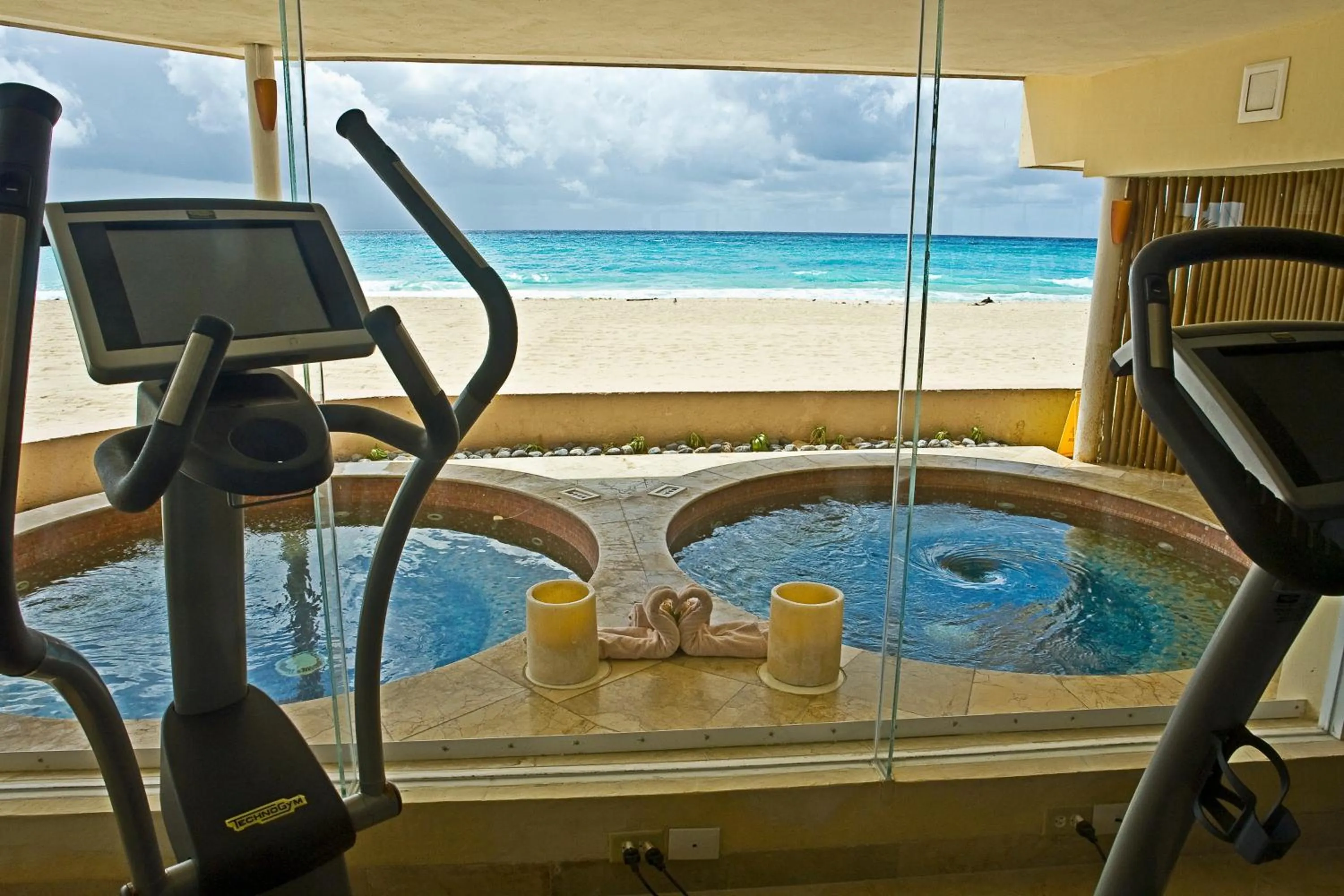 Spring in Sunset Fishermen Beach Resort - All Inclusive