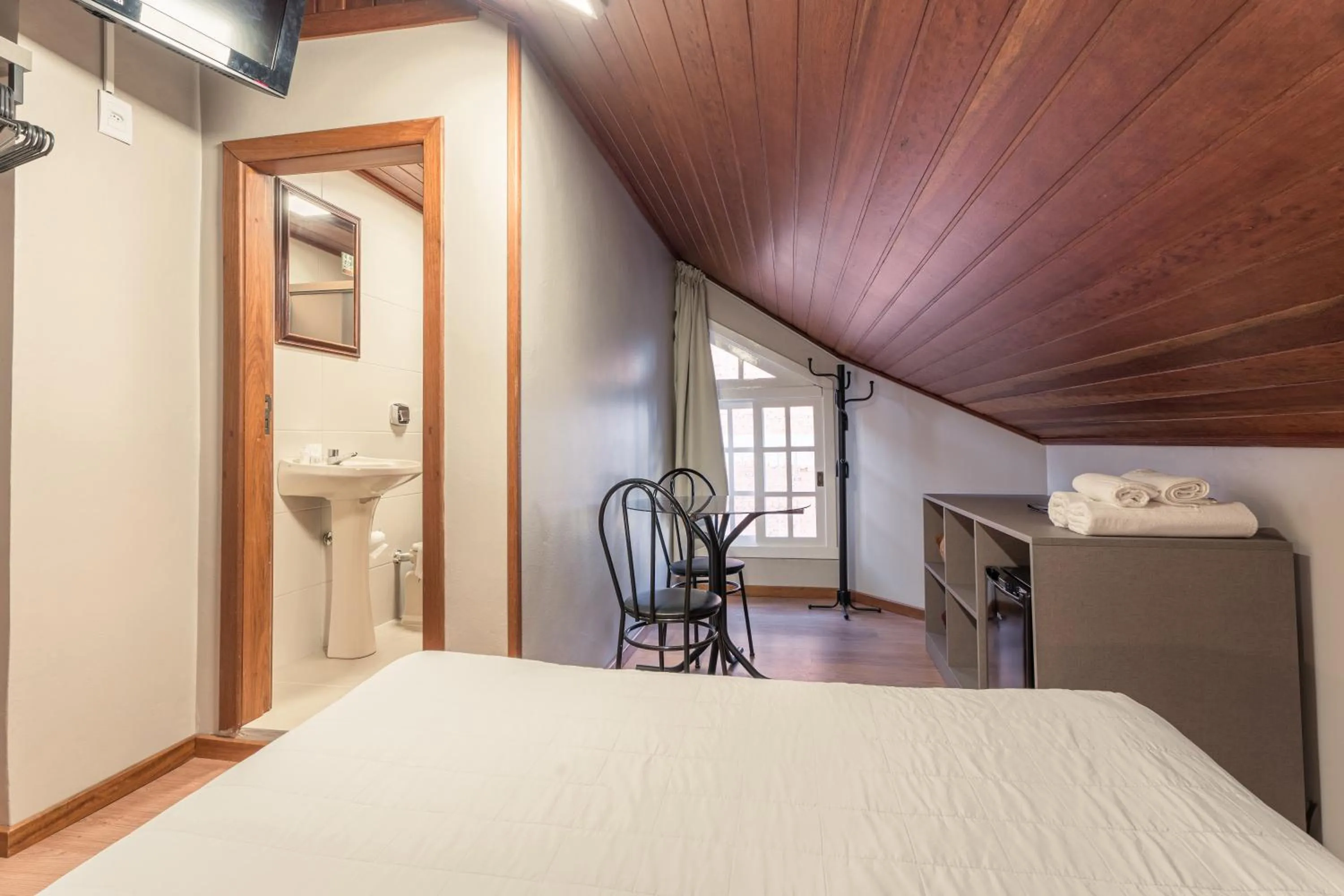 Bed in Hotel Mont Blanc