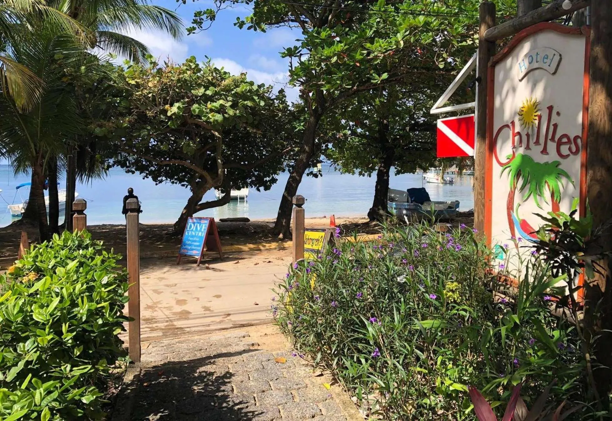 Facade/entrance in Hotel Chillies and Native Sons Diving