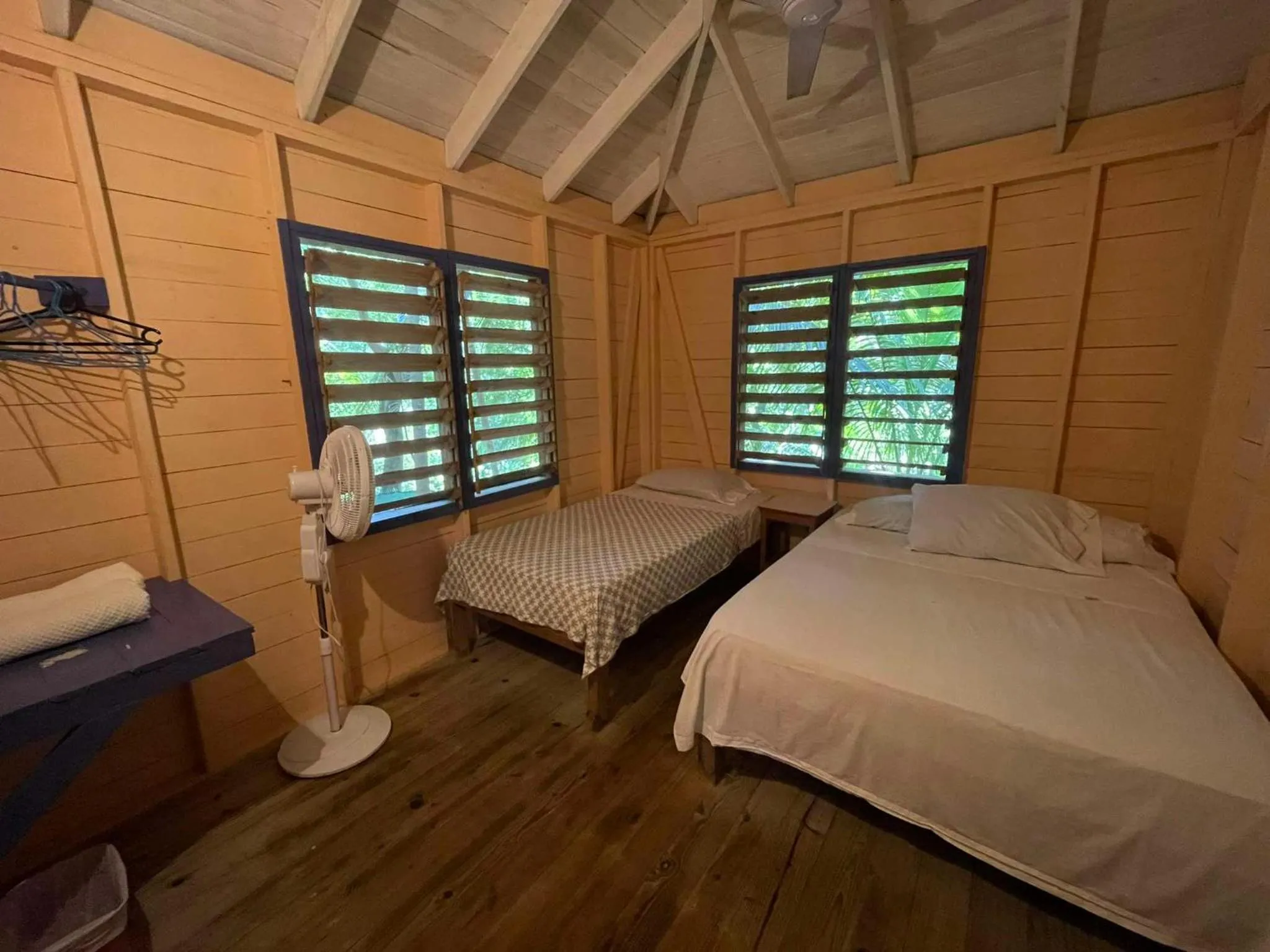 Bedroom, Bed in Hotel Chillies and Native Sons Diving