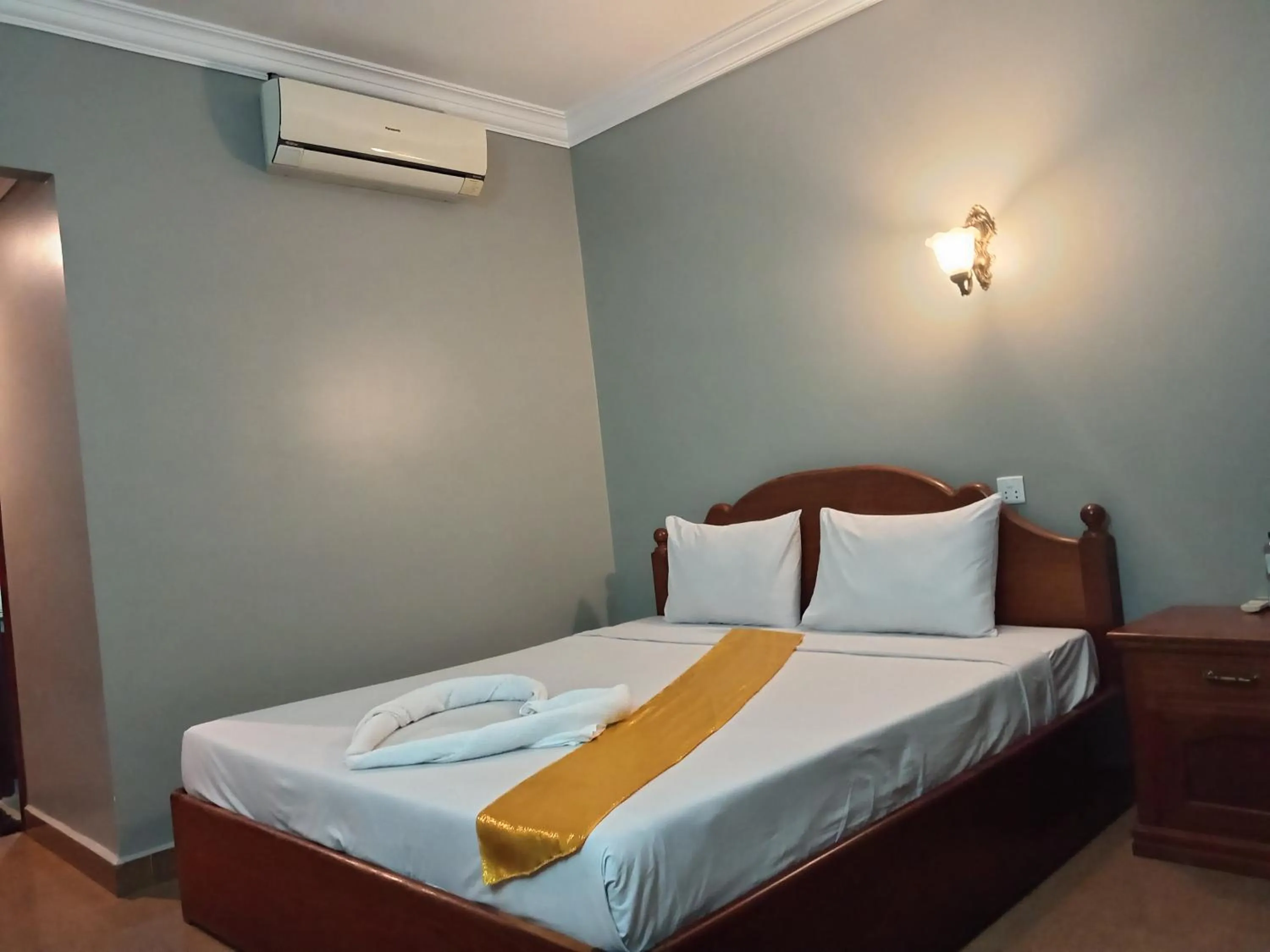 Bed in RatanakCity hotel