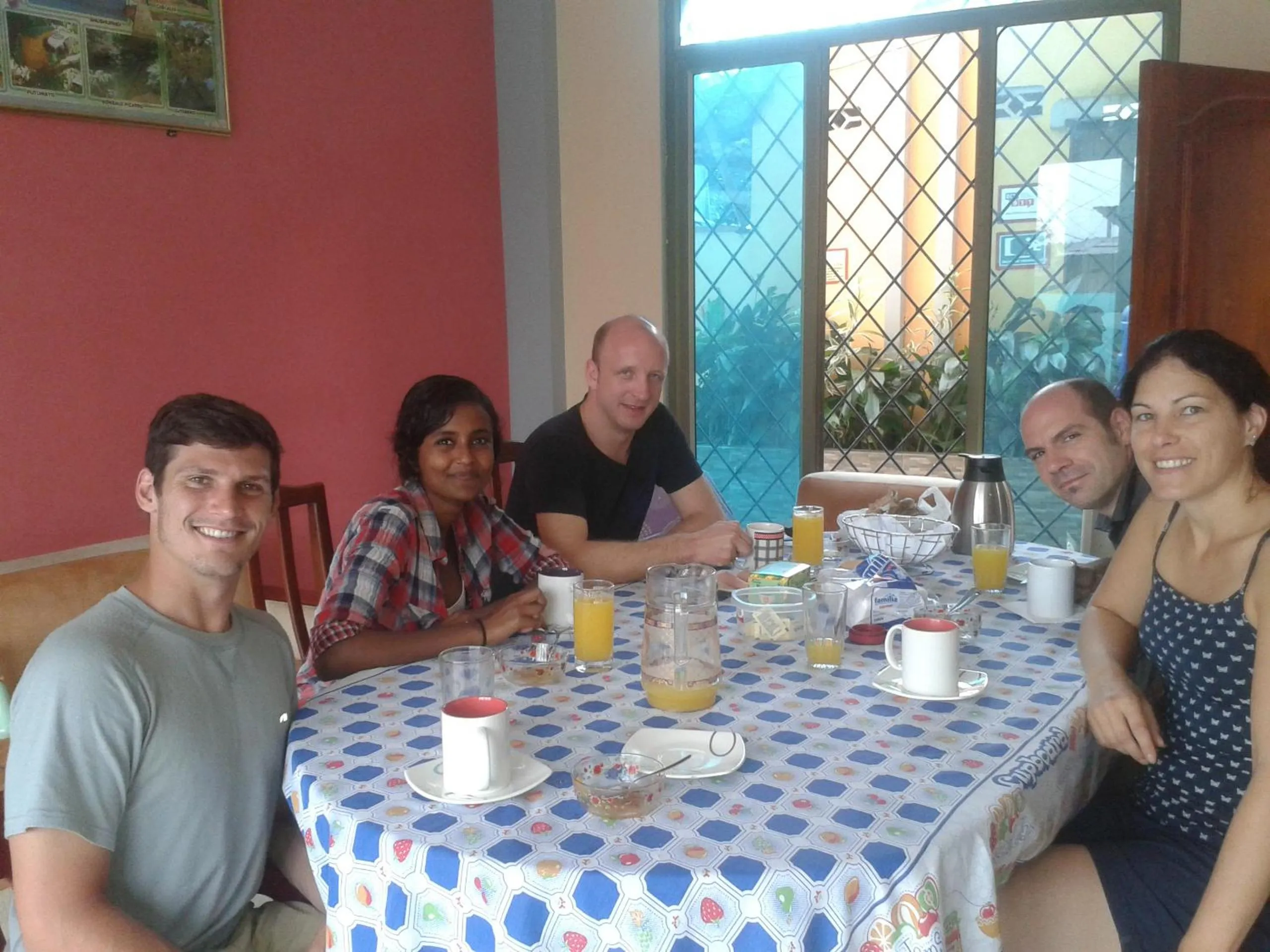 Restaurant/places to eat in Hotel Platinum Class