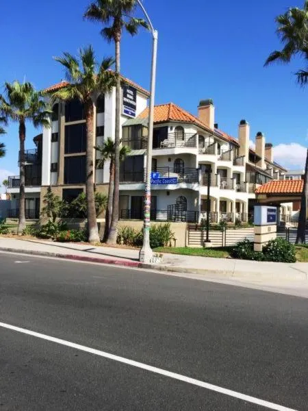 Property building in Huntington Beach Inn