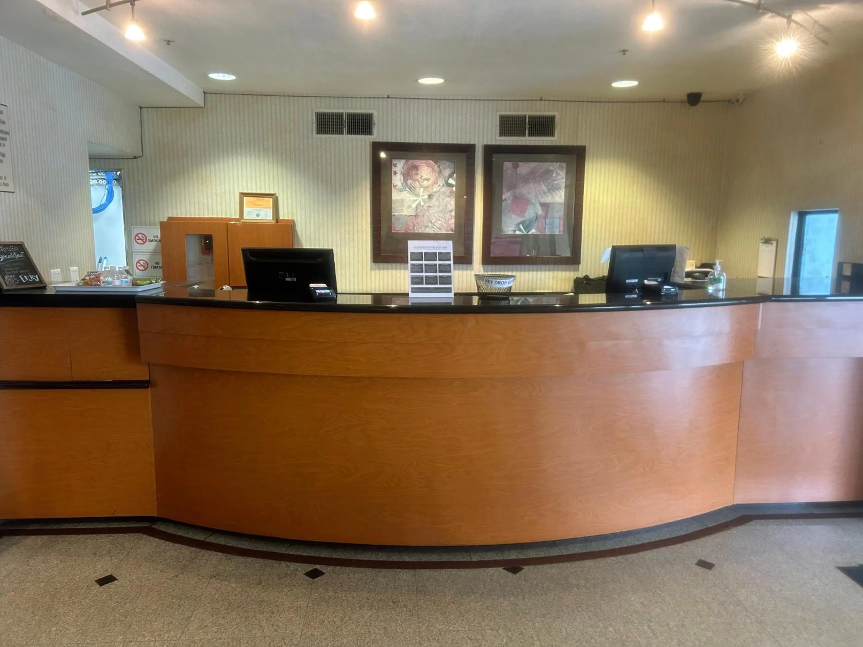 Lobby or reception in Huntington Beach Inn