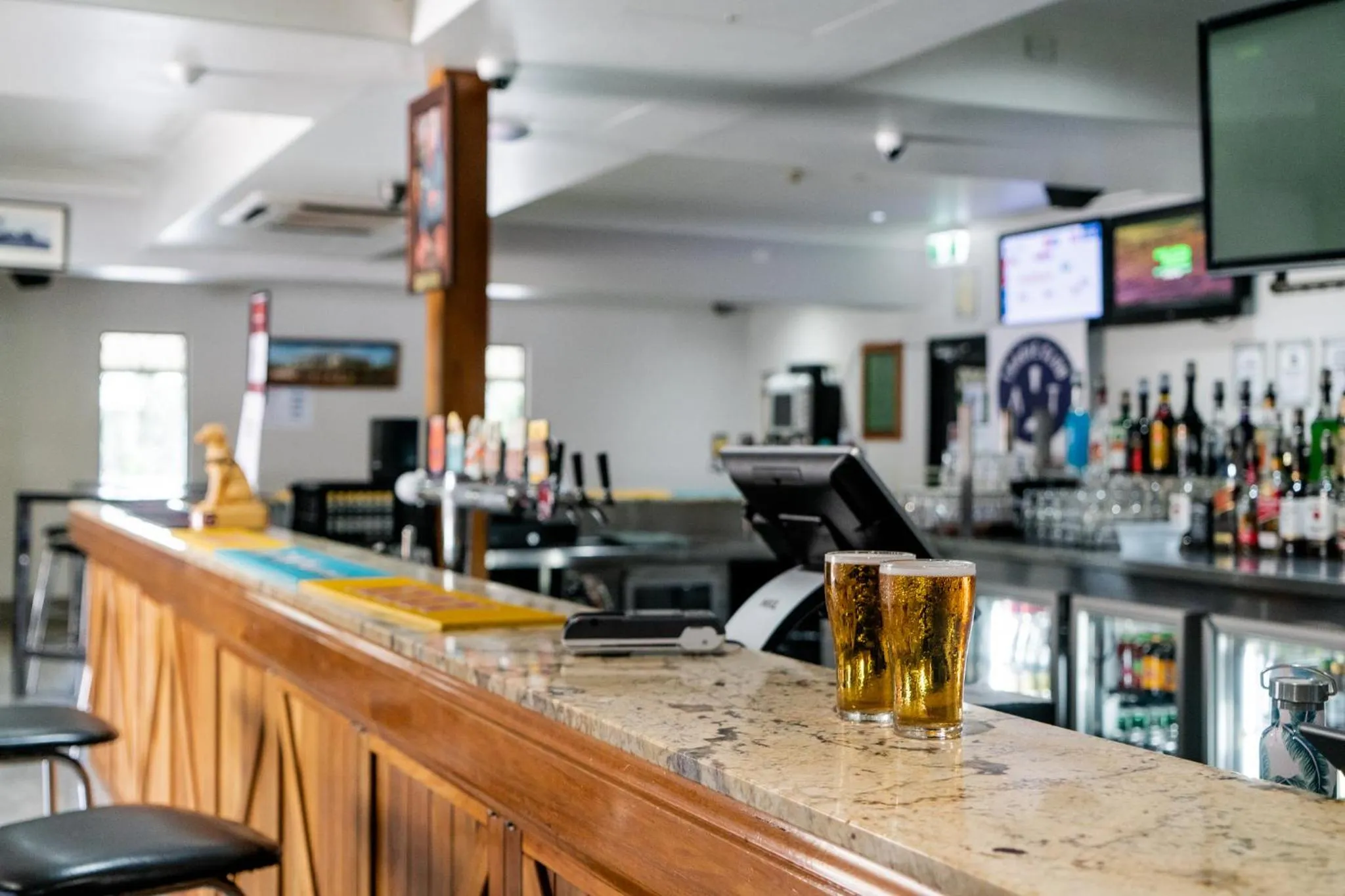 Restaurant/places to eat in Capella Hotel Motel