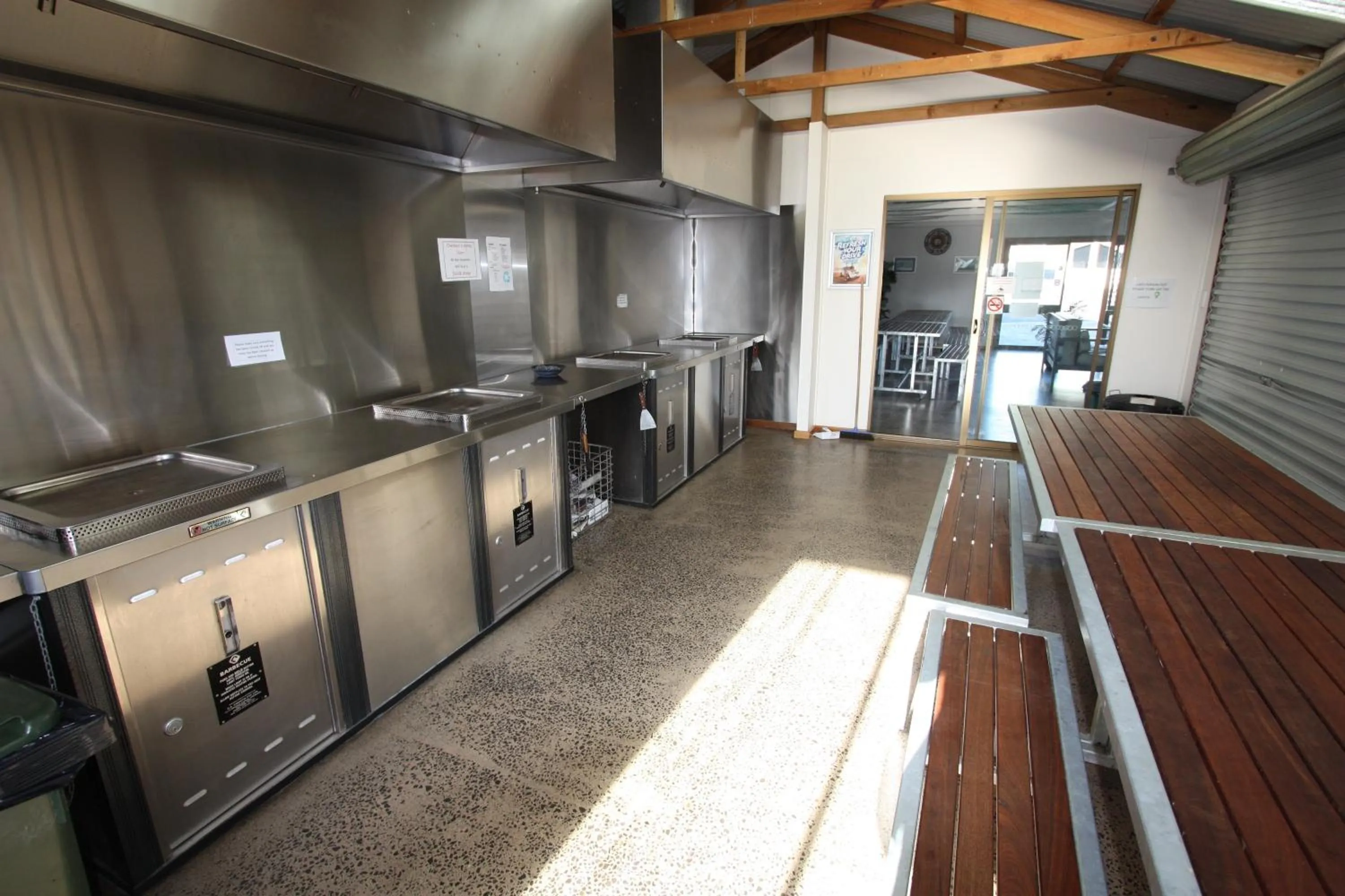 Communal kitchen in Sea Vu Caravan Park