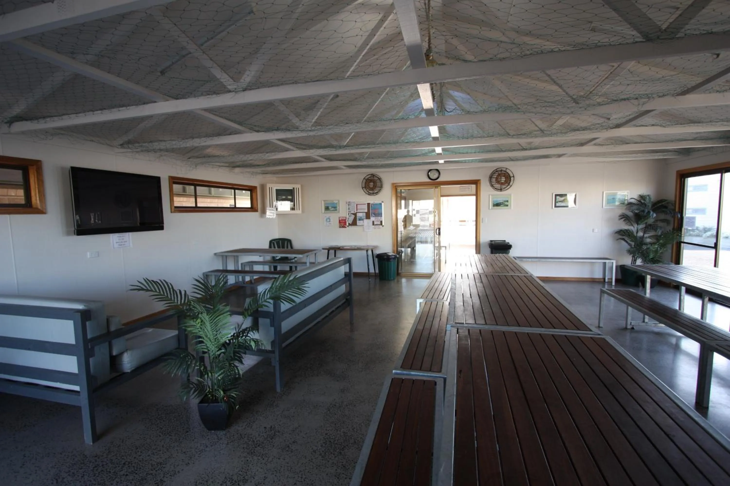 Communal lounge/ TV room in Sea Vu Caravan Park