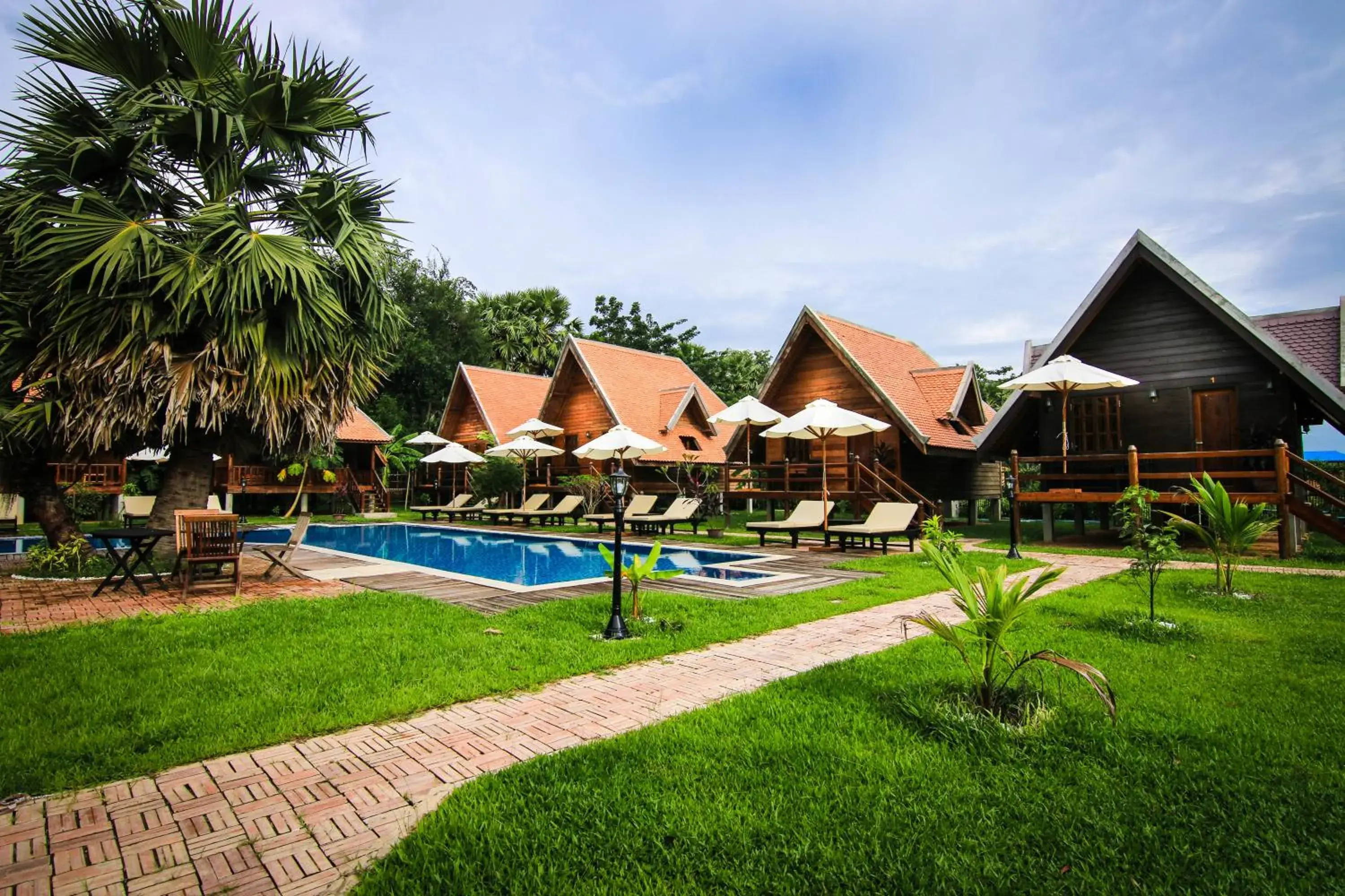 Swimming pool in Angkor Heart Bungalow Swimming pool in Angkor Heart Bungalow