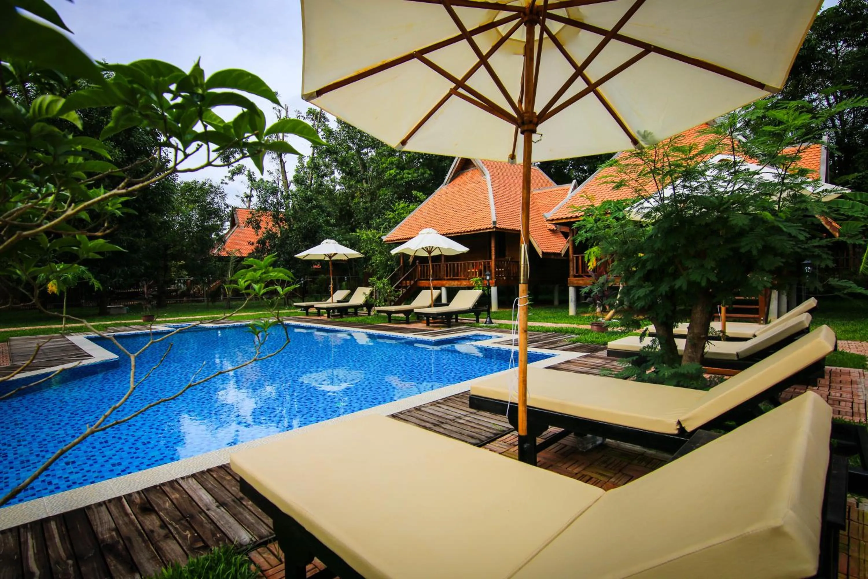 Swimming pool in Angkor Heart Bungalow
