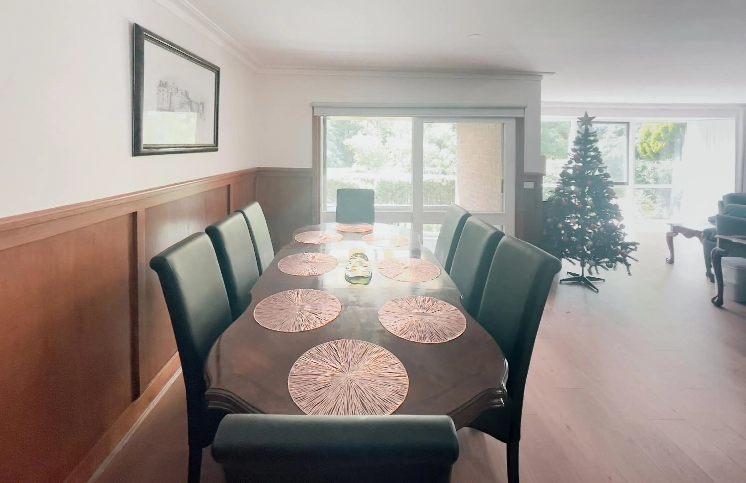 Dining area in Sanctuary Park Cottages