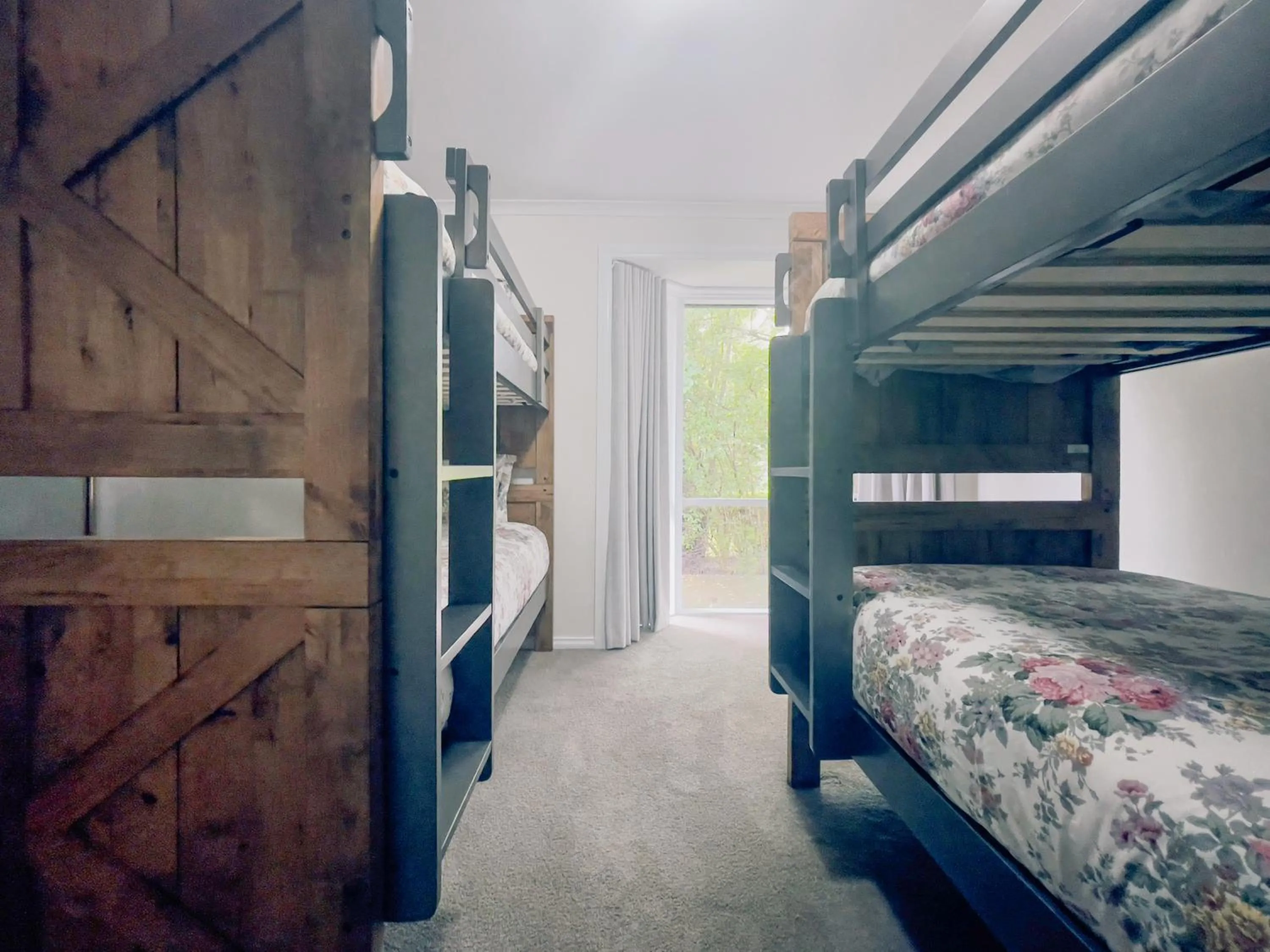 Bedroom, Bed in Sanctuary Park Cottages