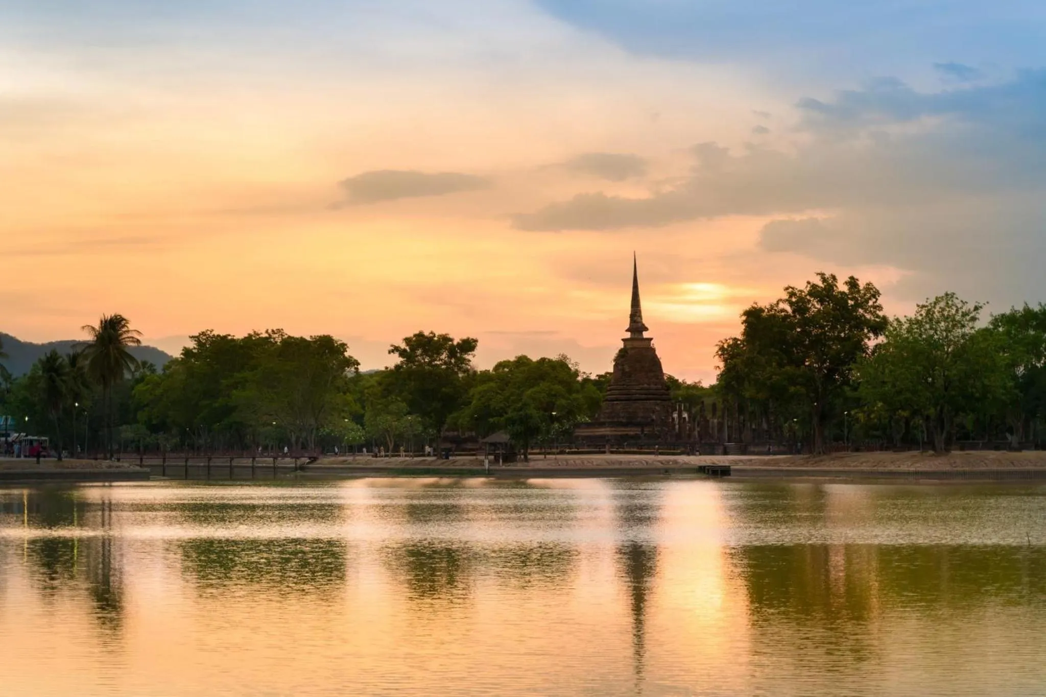 Nearby landmark in Sukhothai Garden