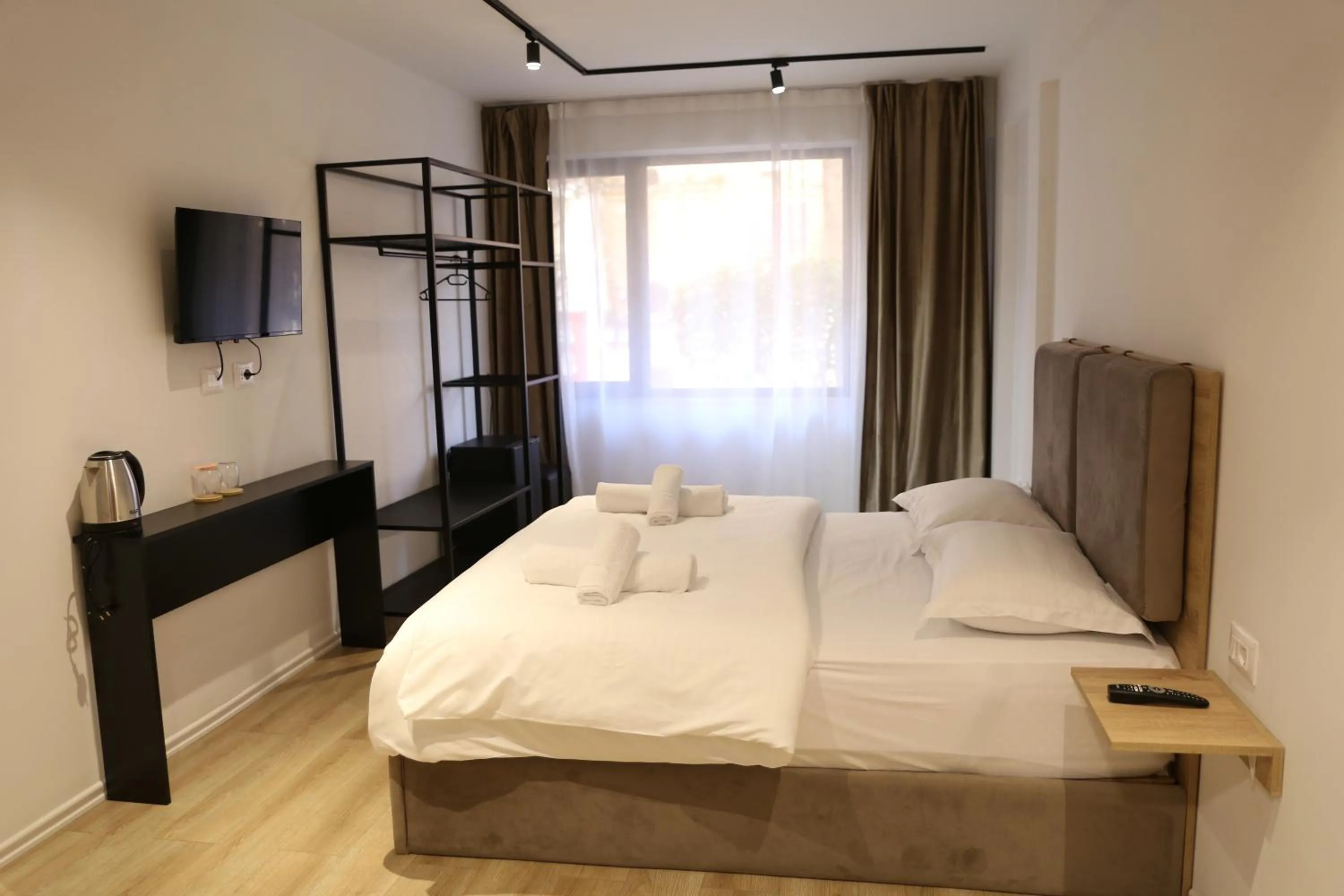 Deluxe Double Room in Noon Central Hotel
