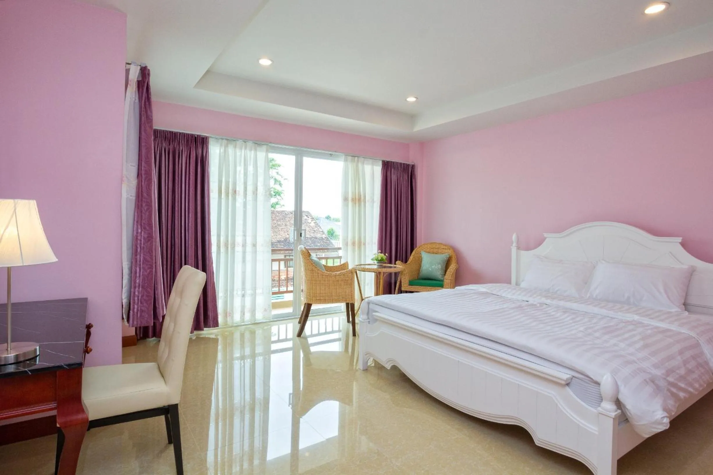 Bed in Takanta Place