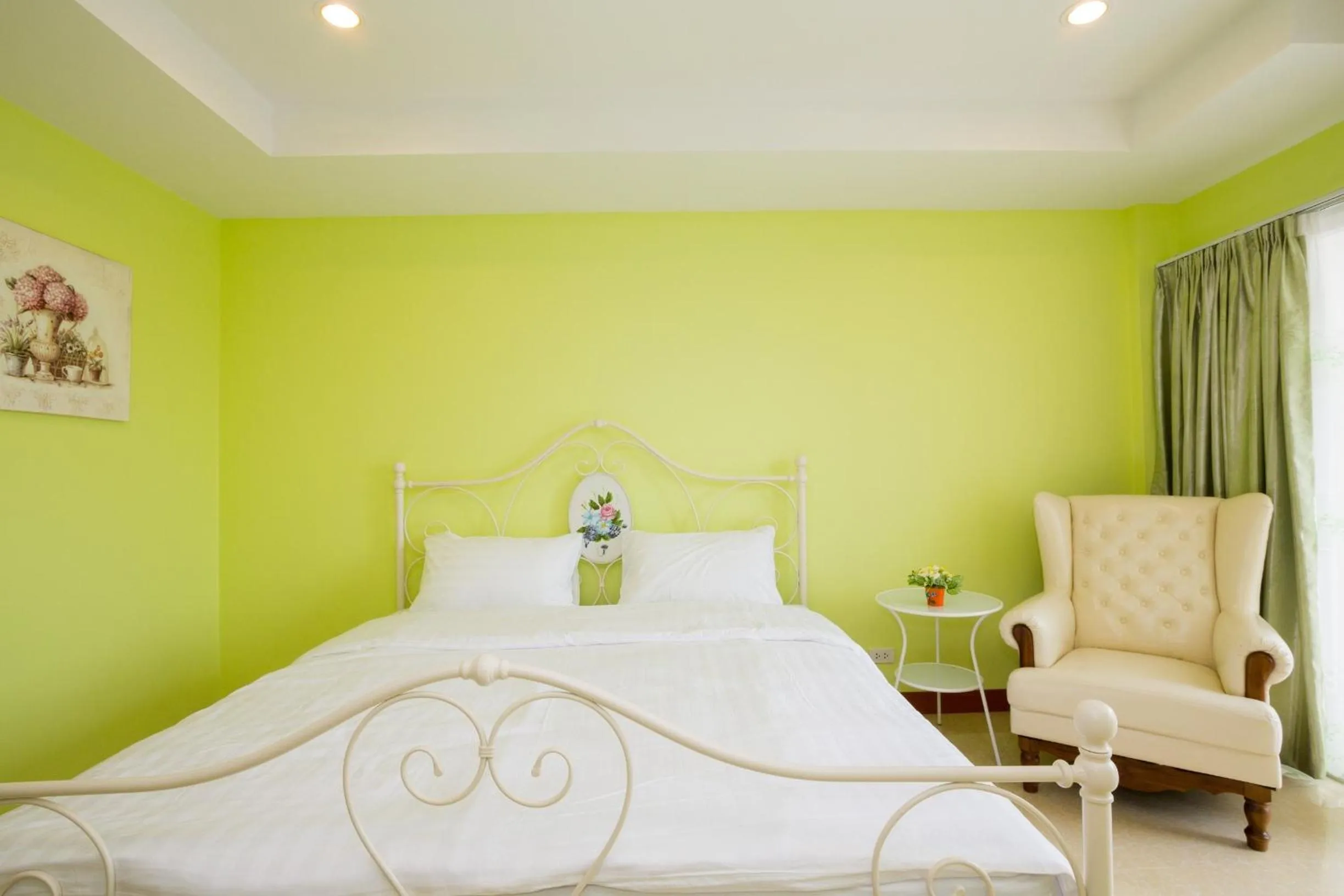 Bed in Takanta Place