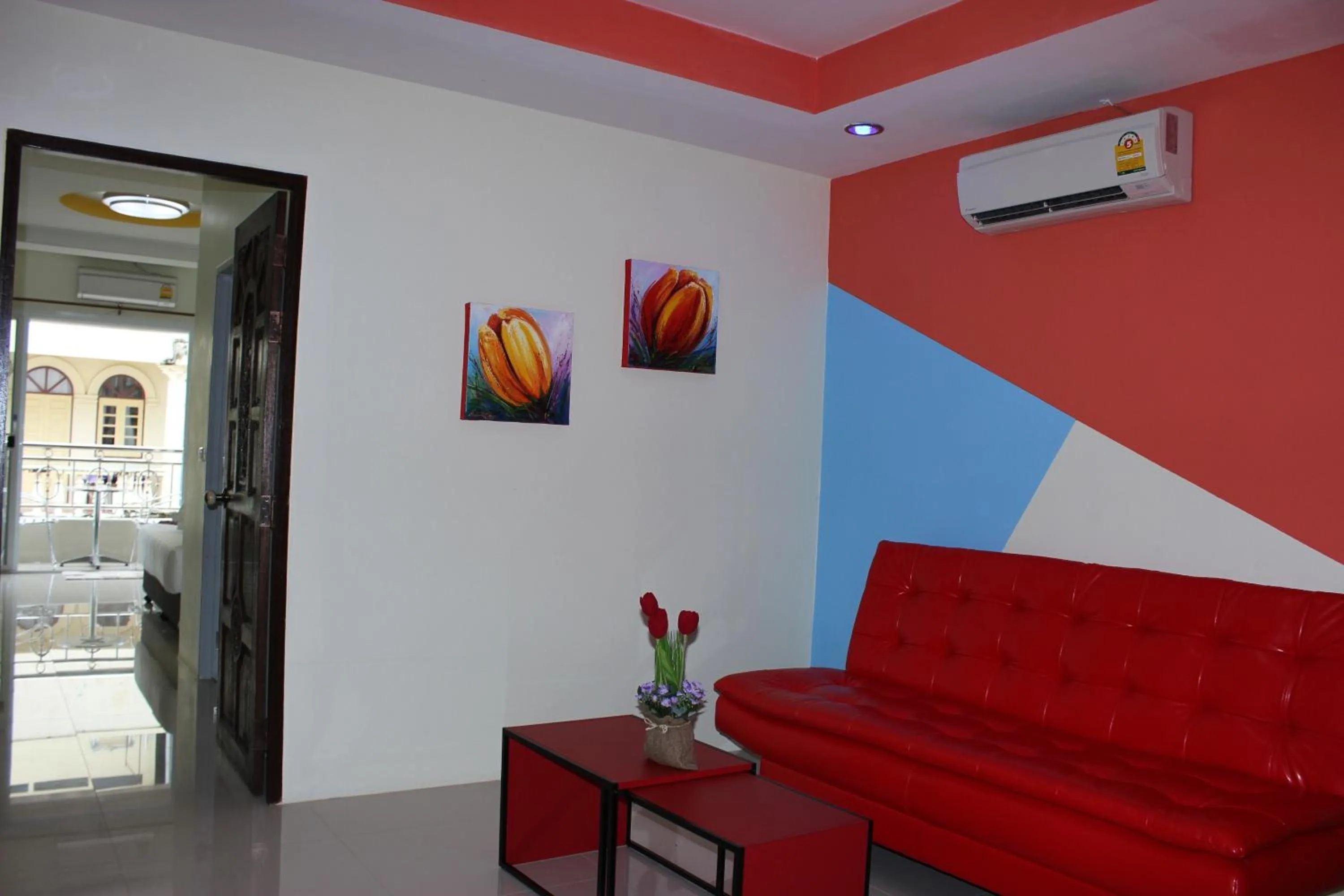 Seating area in Tulip Inn